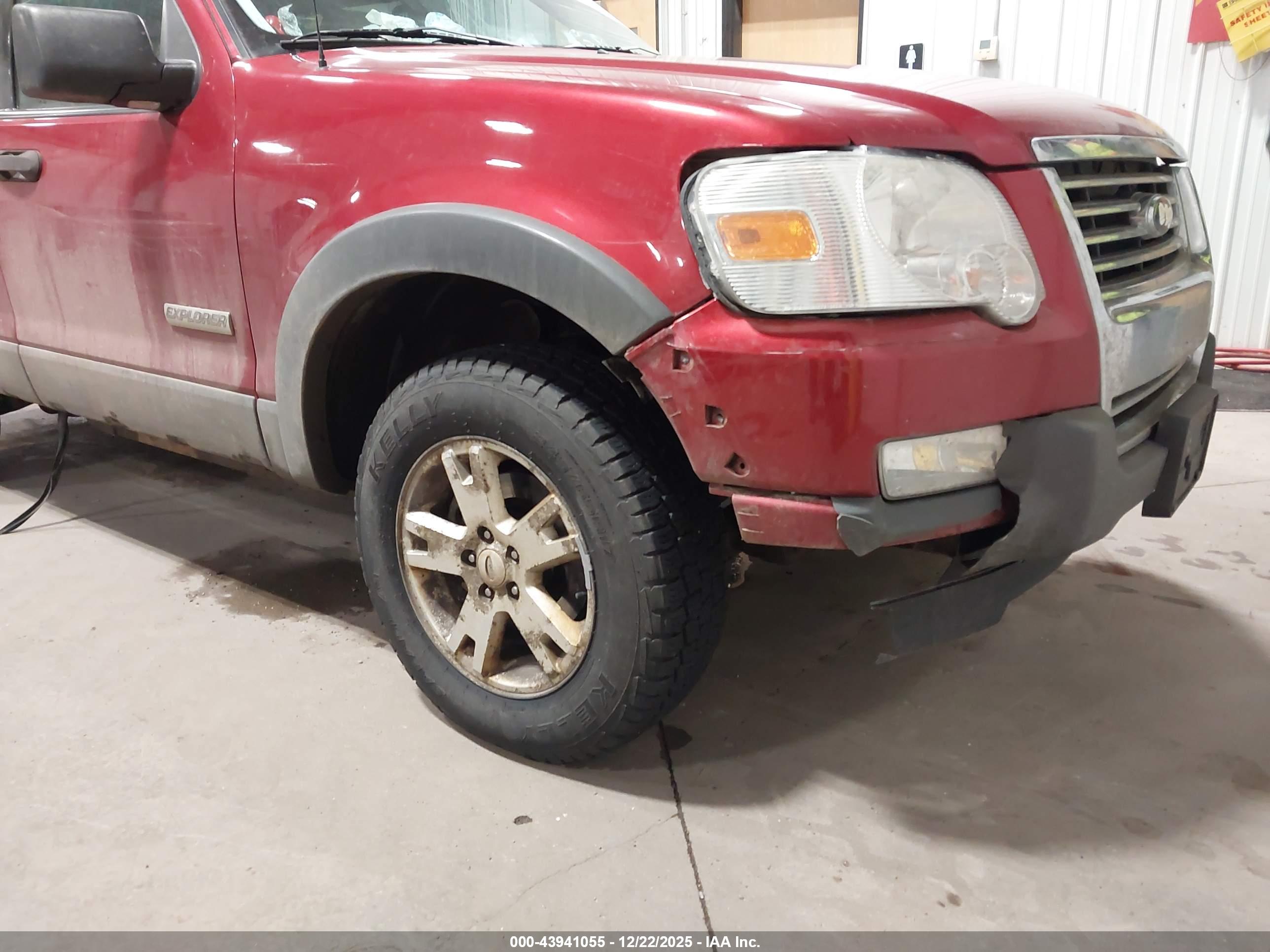 FORD EXPLORER image 6