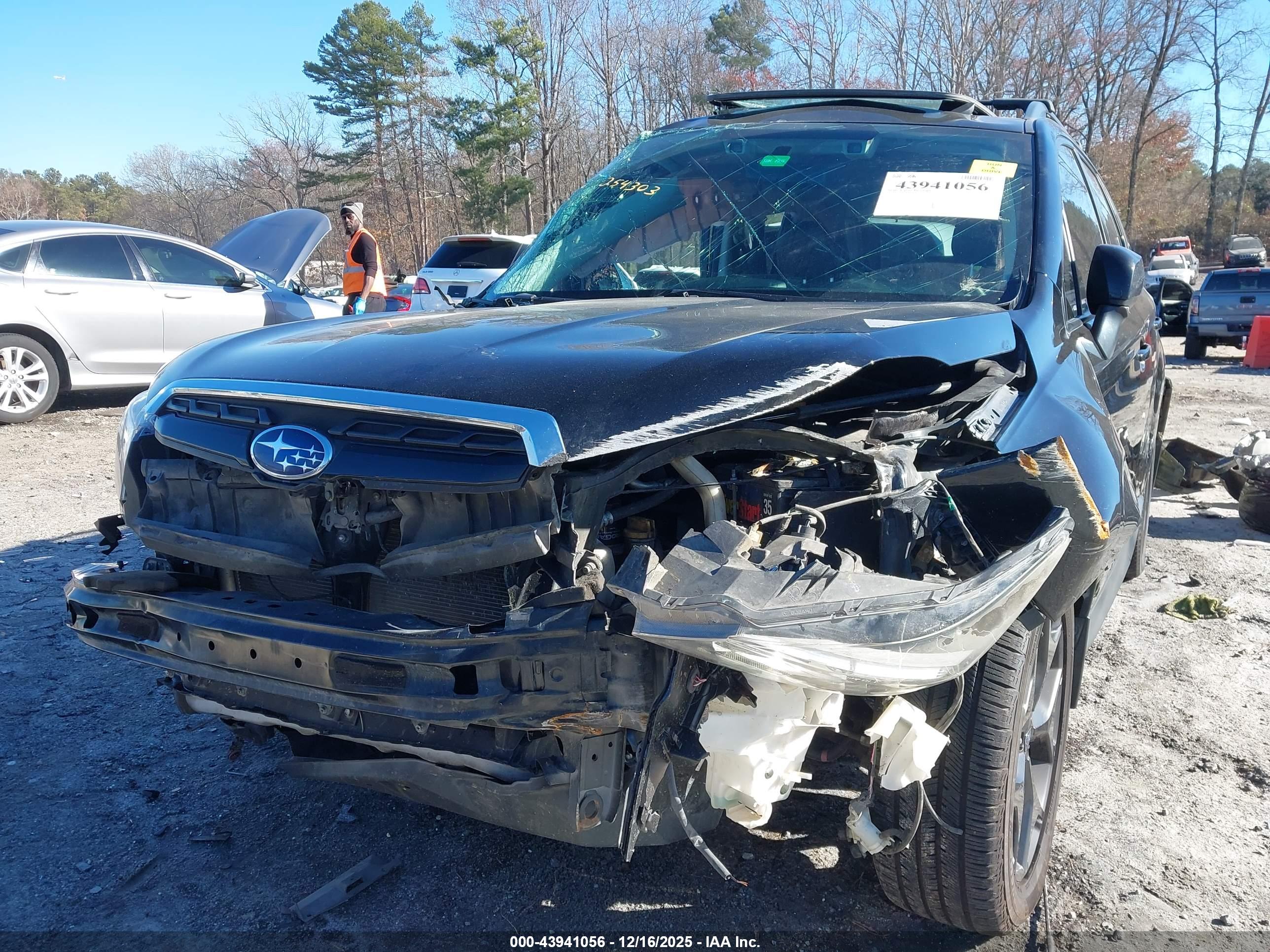 SUBARU FORESTER image 6