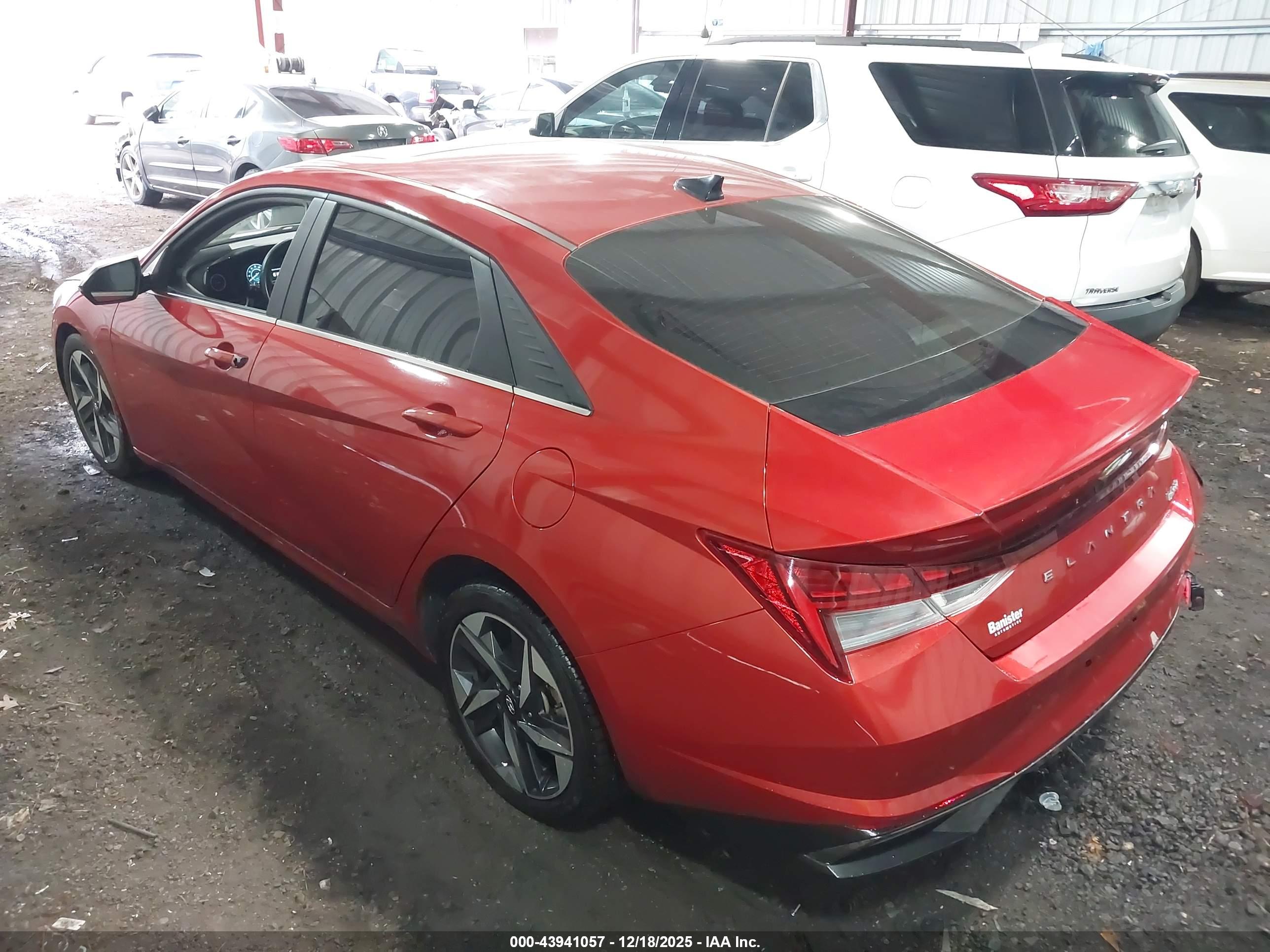 HYUNDAI ELANTRA image 3