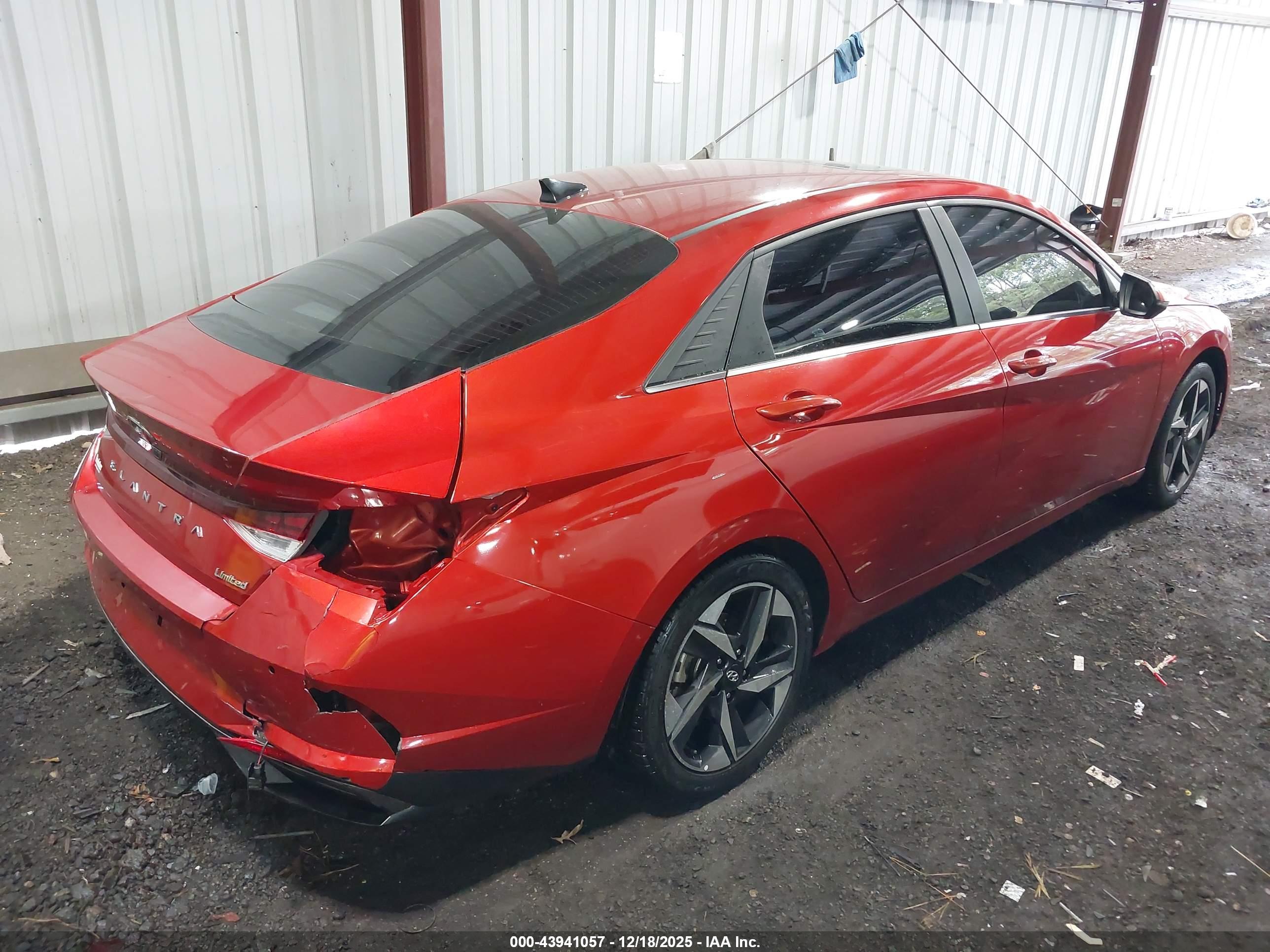 HYUNDAI ELANTRA image 4