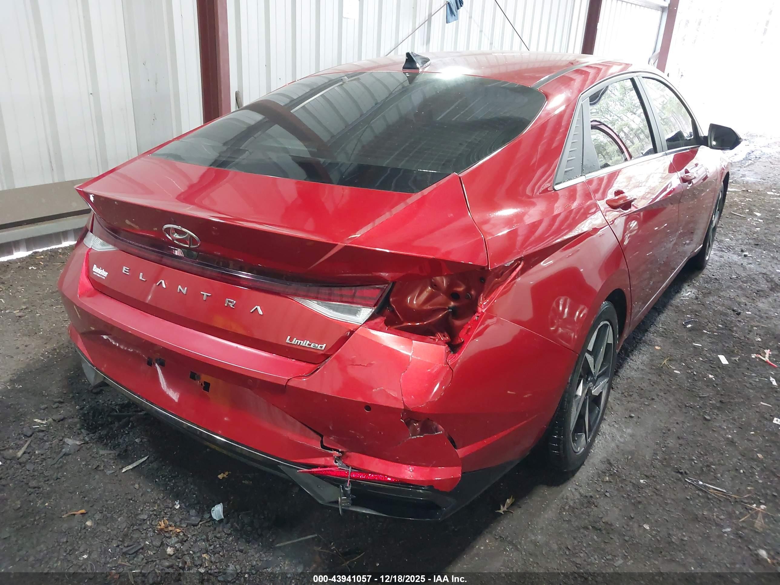 HYUNDAI ELANTRA image 6
