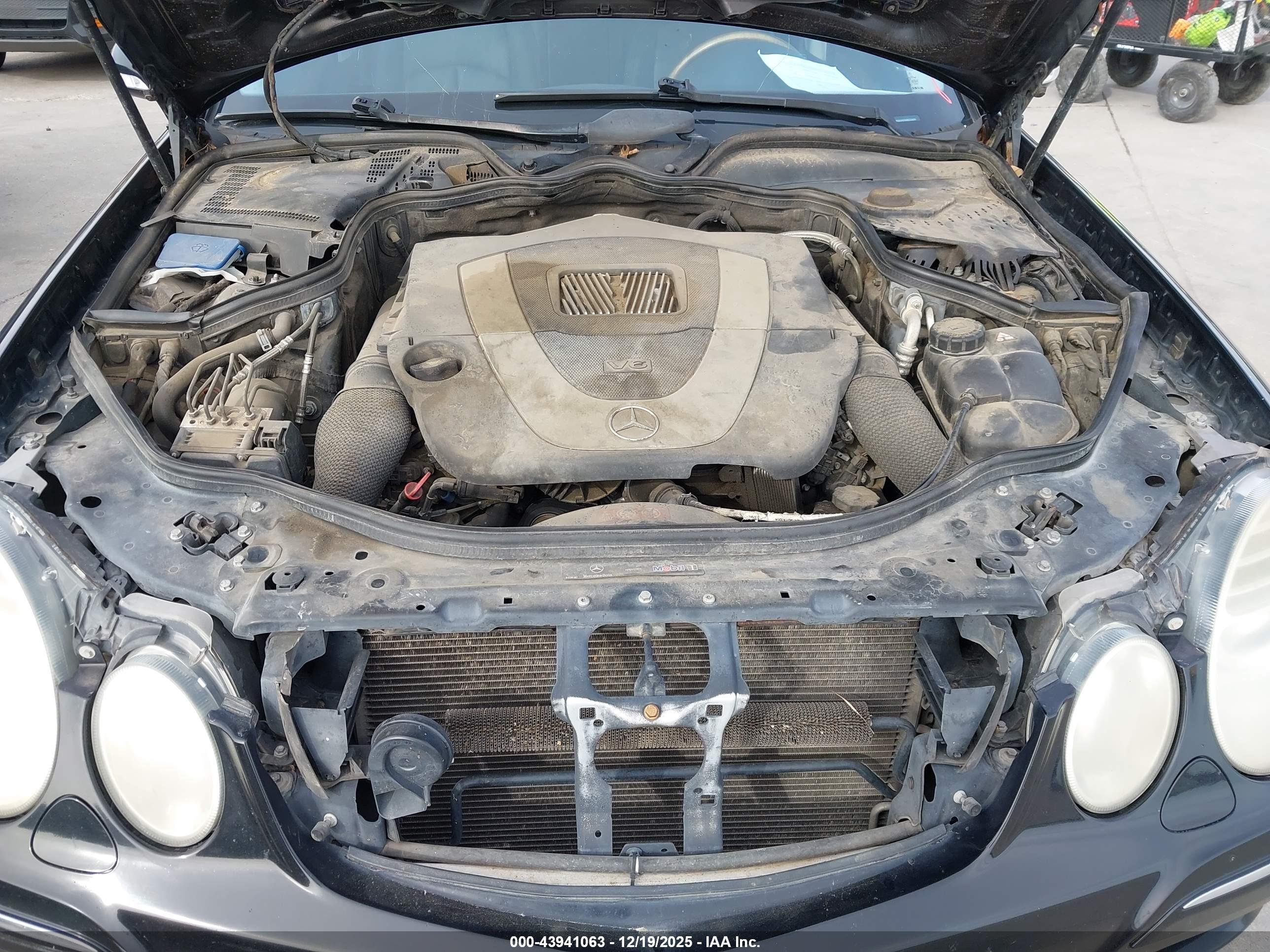 MERCEDES-BENZ E image 10