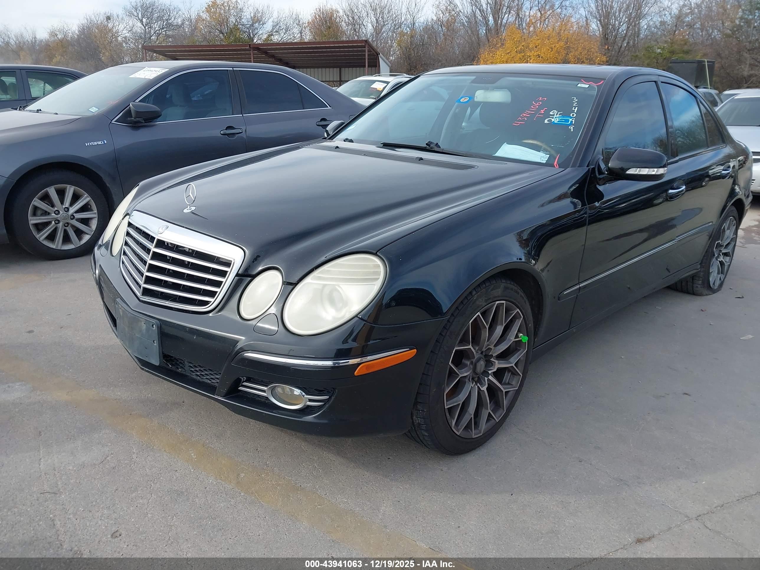 MERCEDES-BENZ E image 2