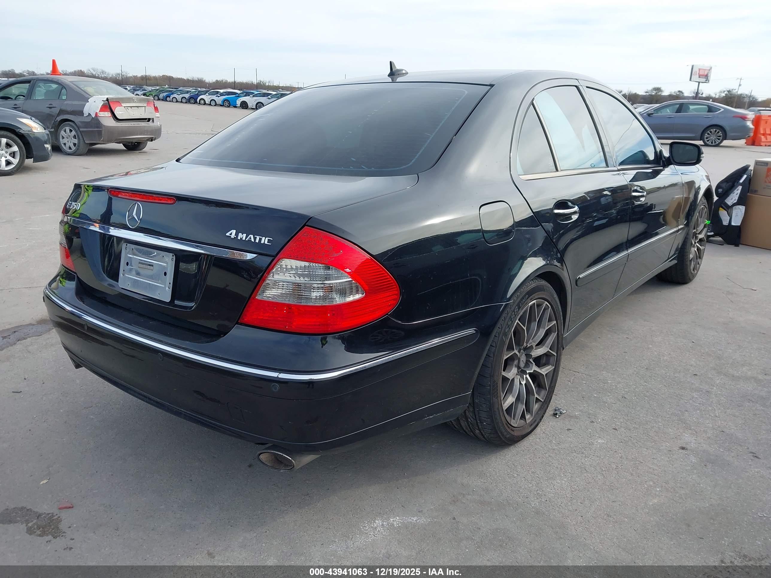 MERCEDES-BENZ E image 4