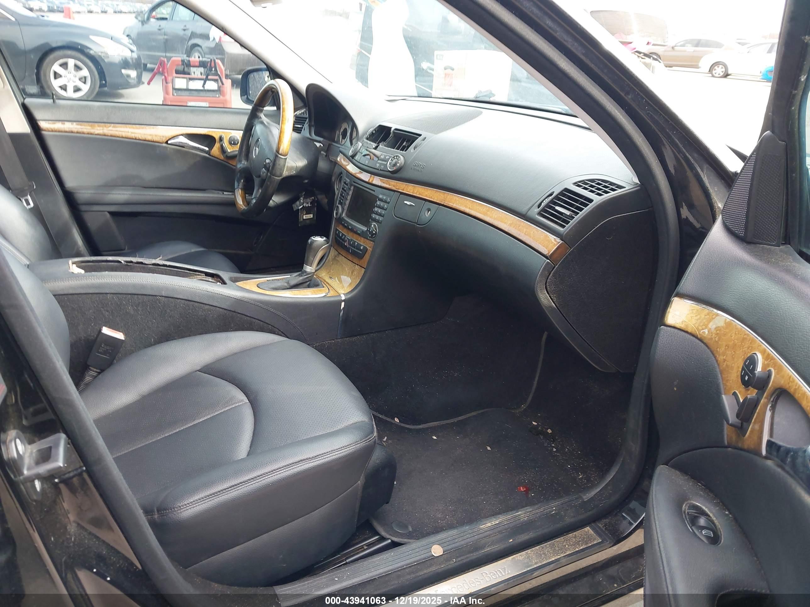 MERCEDES-BENZ E image 5