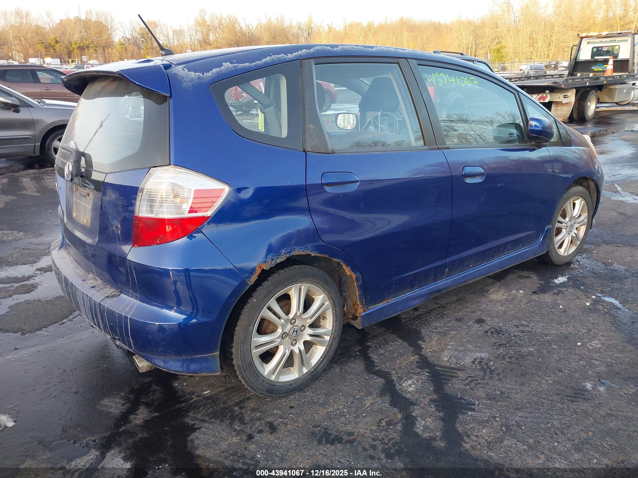 HONDA FIT image 4