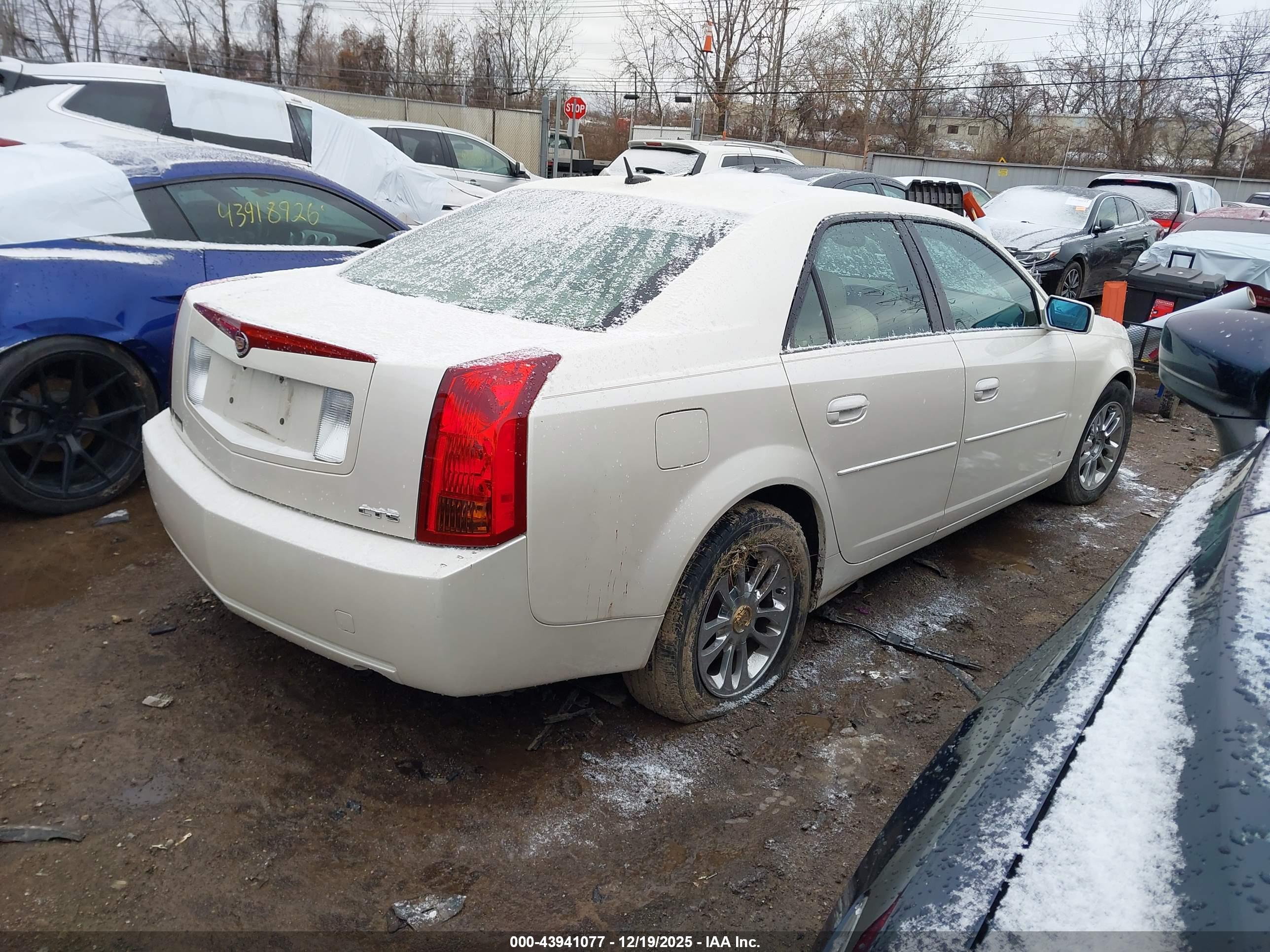 CADILLAC CTS image 4