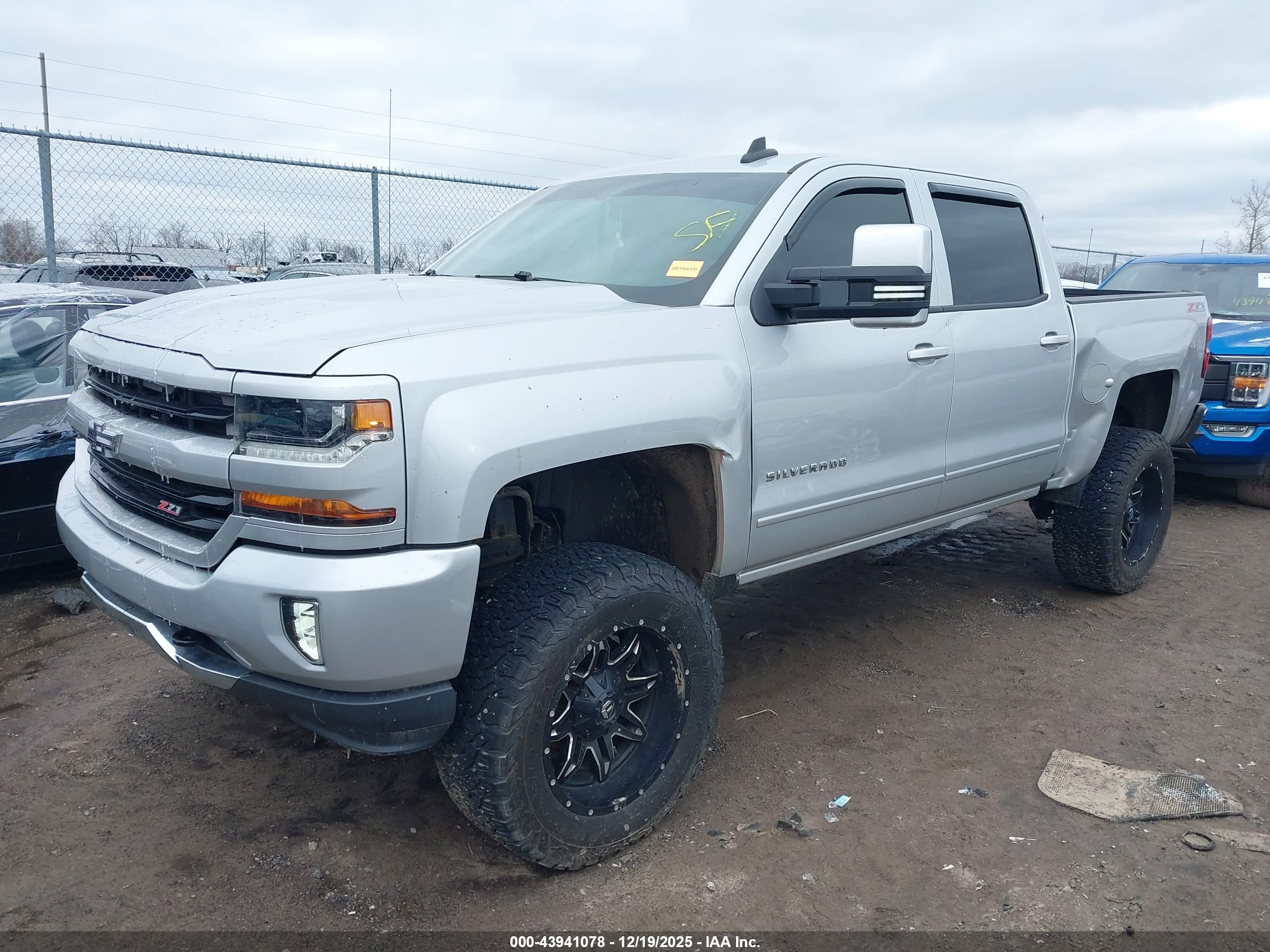 CHEVROLET SILVERADO image 2
