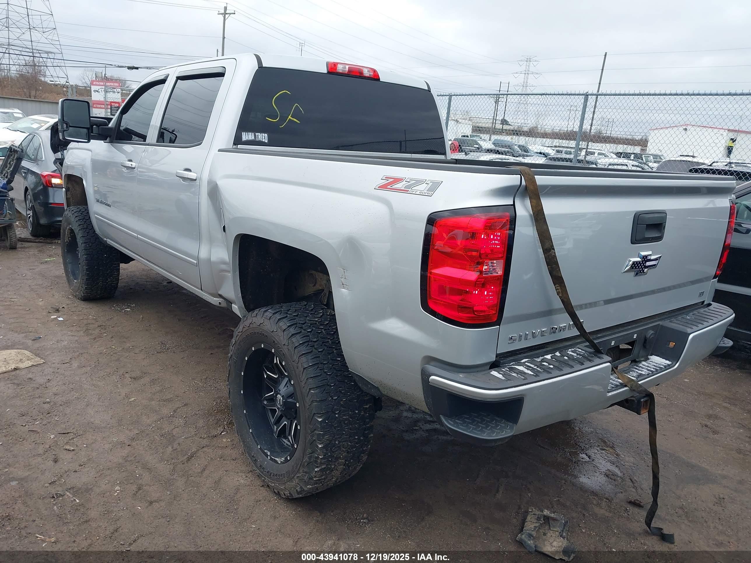 CHEVROLET SILVERADO image 3