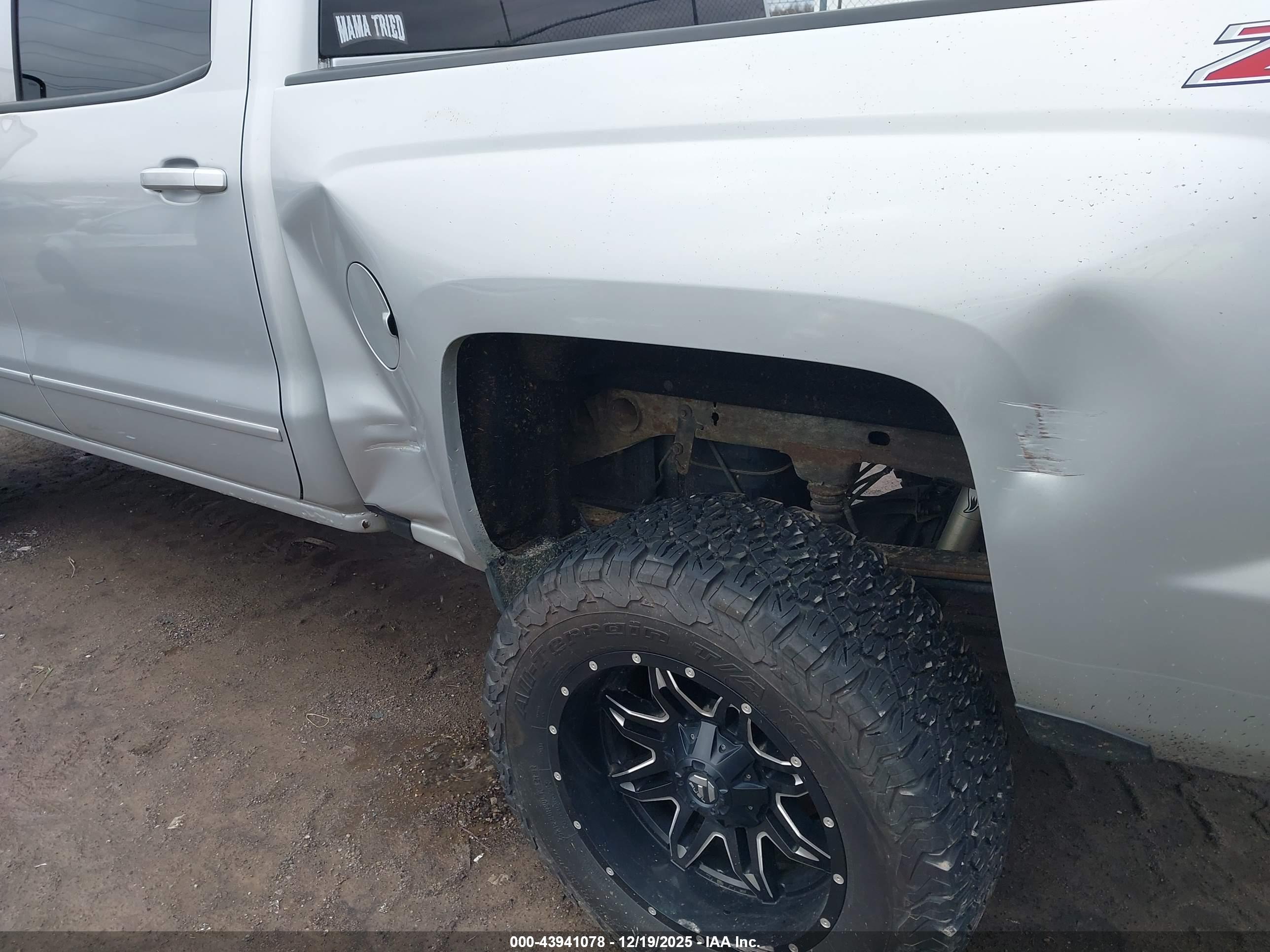 CHEVROLET SILVERADO image 6