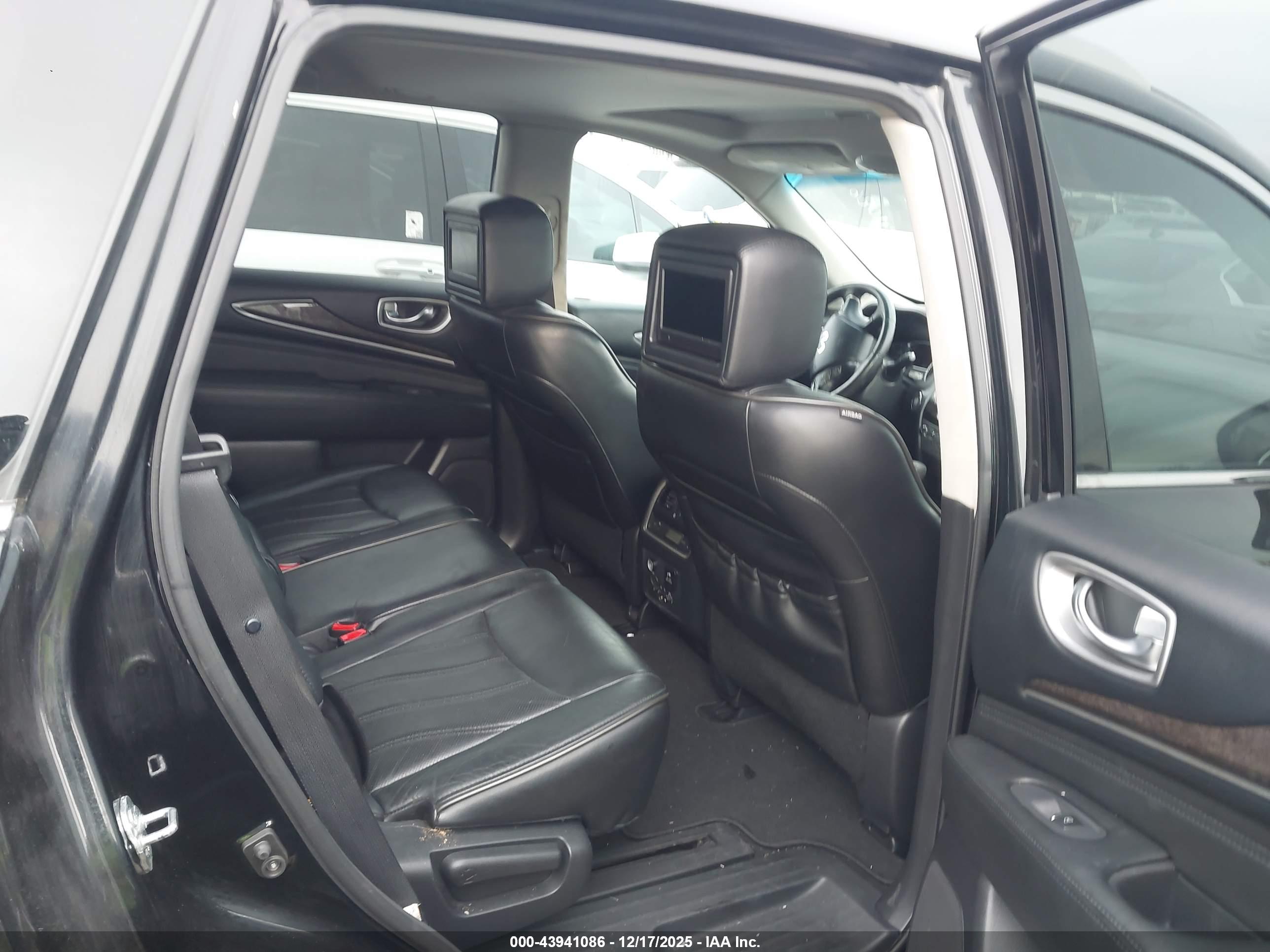 INFINITI JX35 image 8