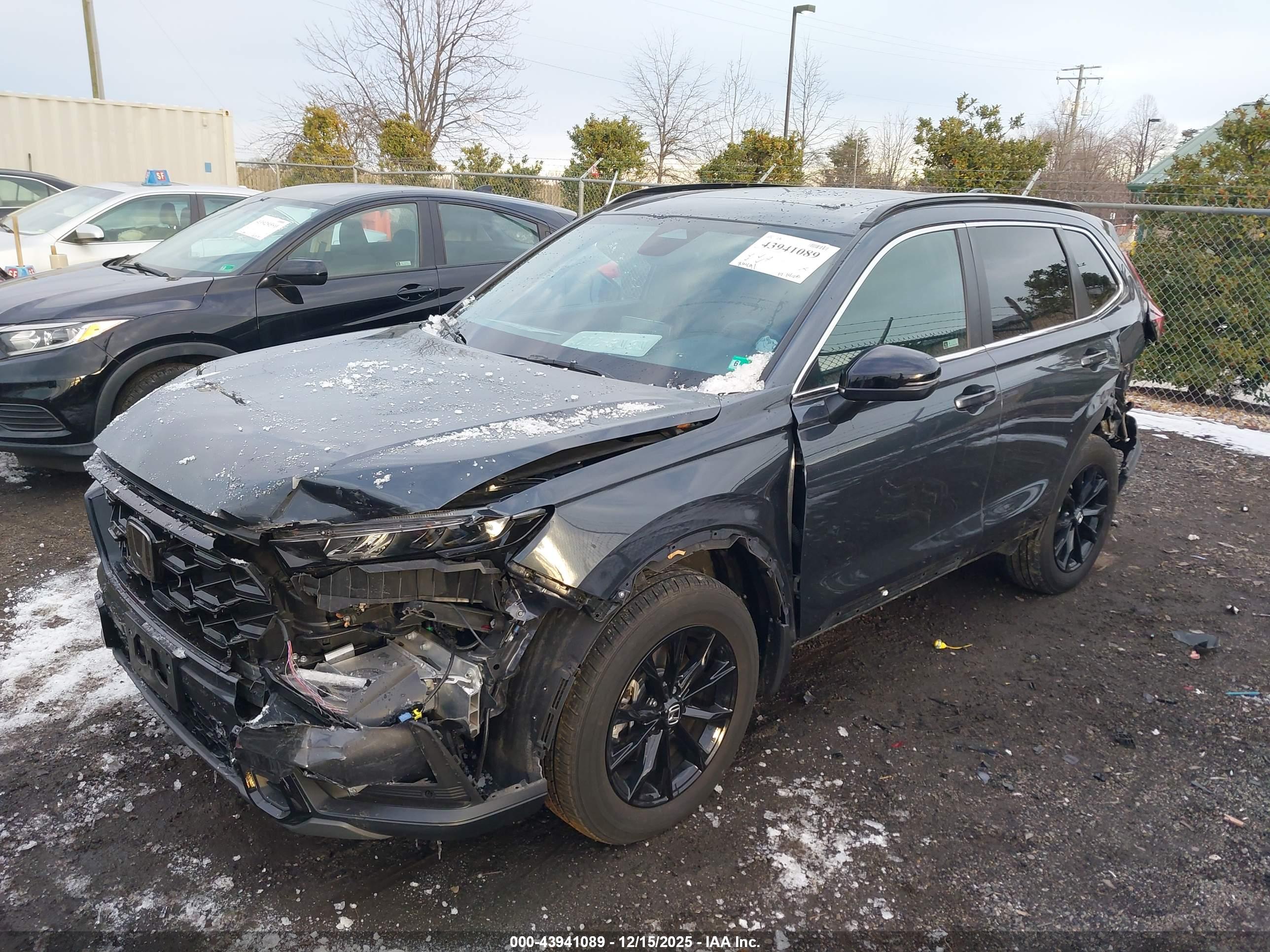HONDA CR-V image 2