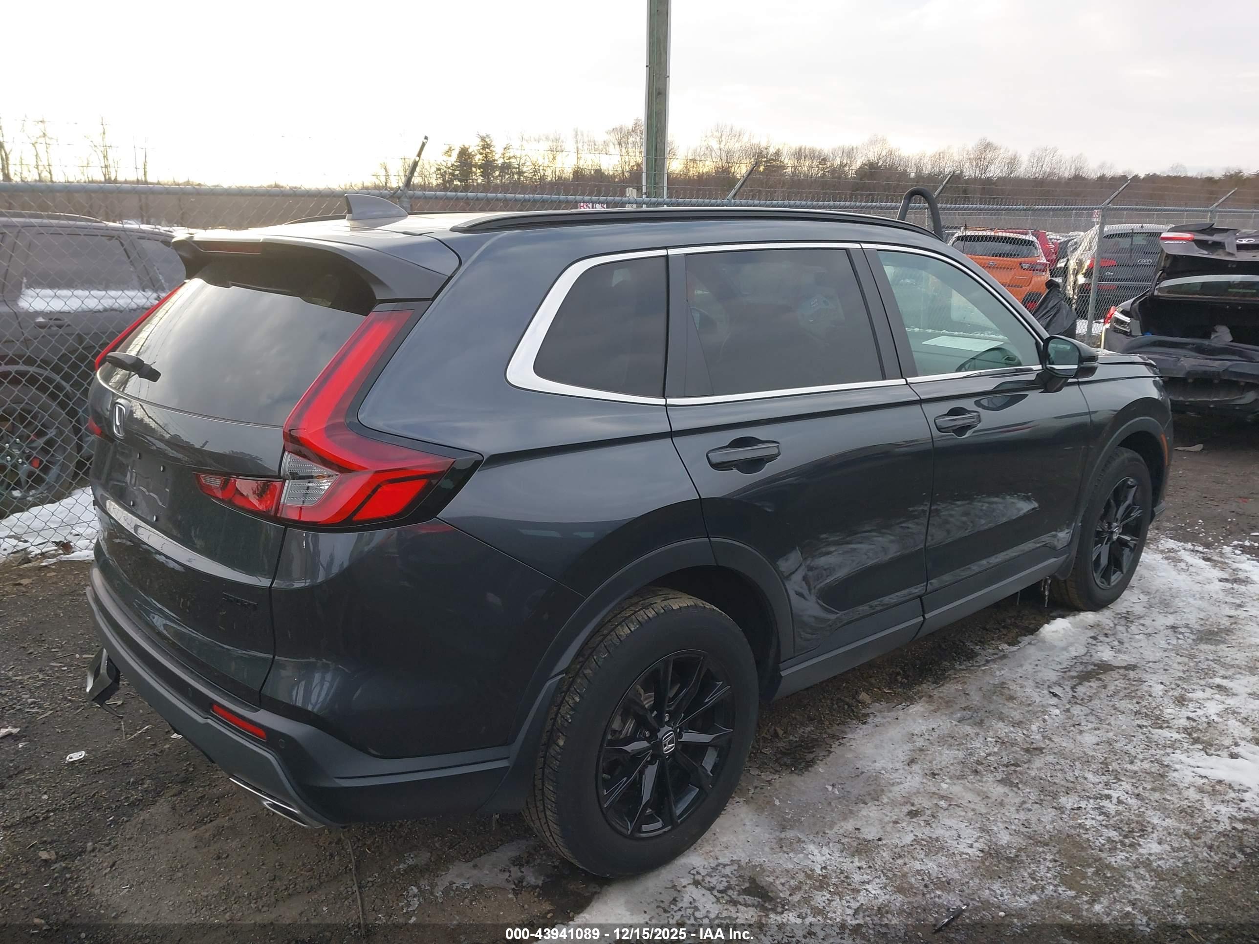 HONDA CR-V image 4