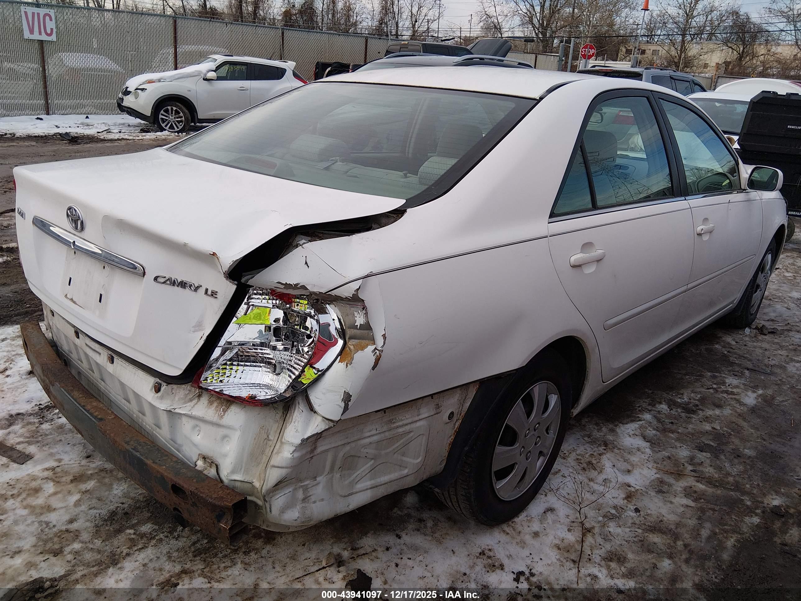 TOYOTA CAMRY image 4