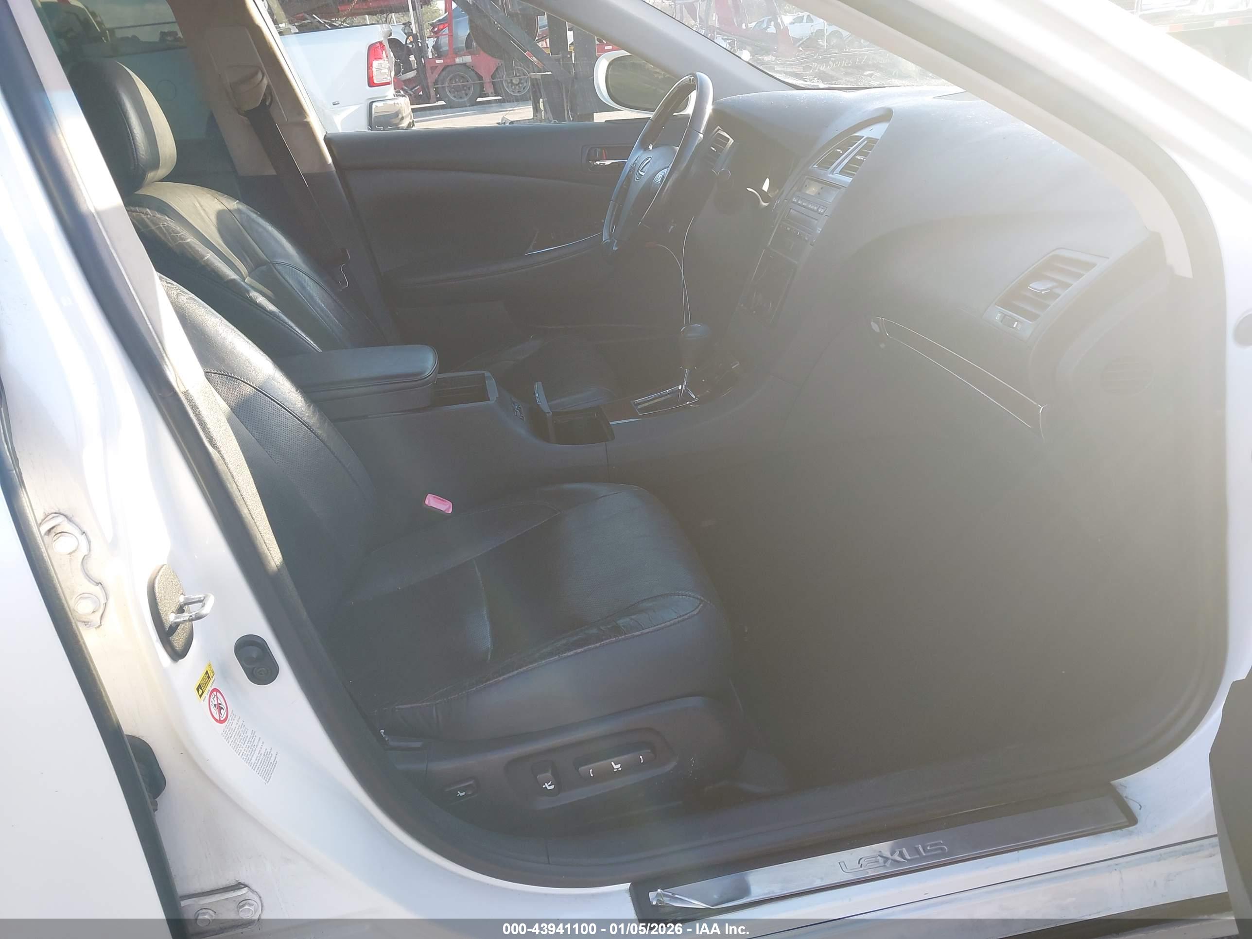 LEXUS ES image 5