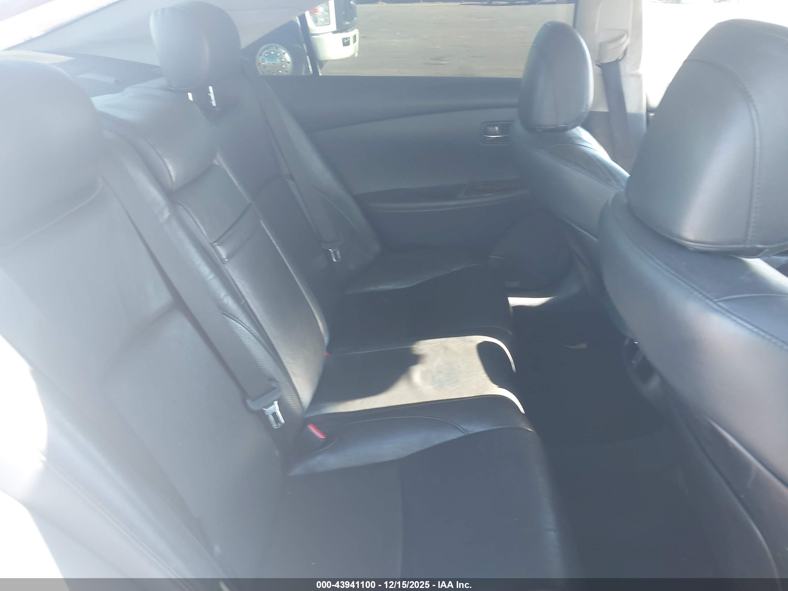 LEXUS ES image 8