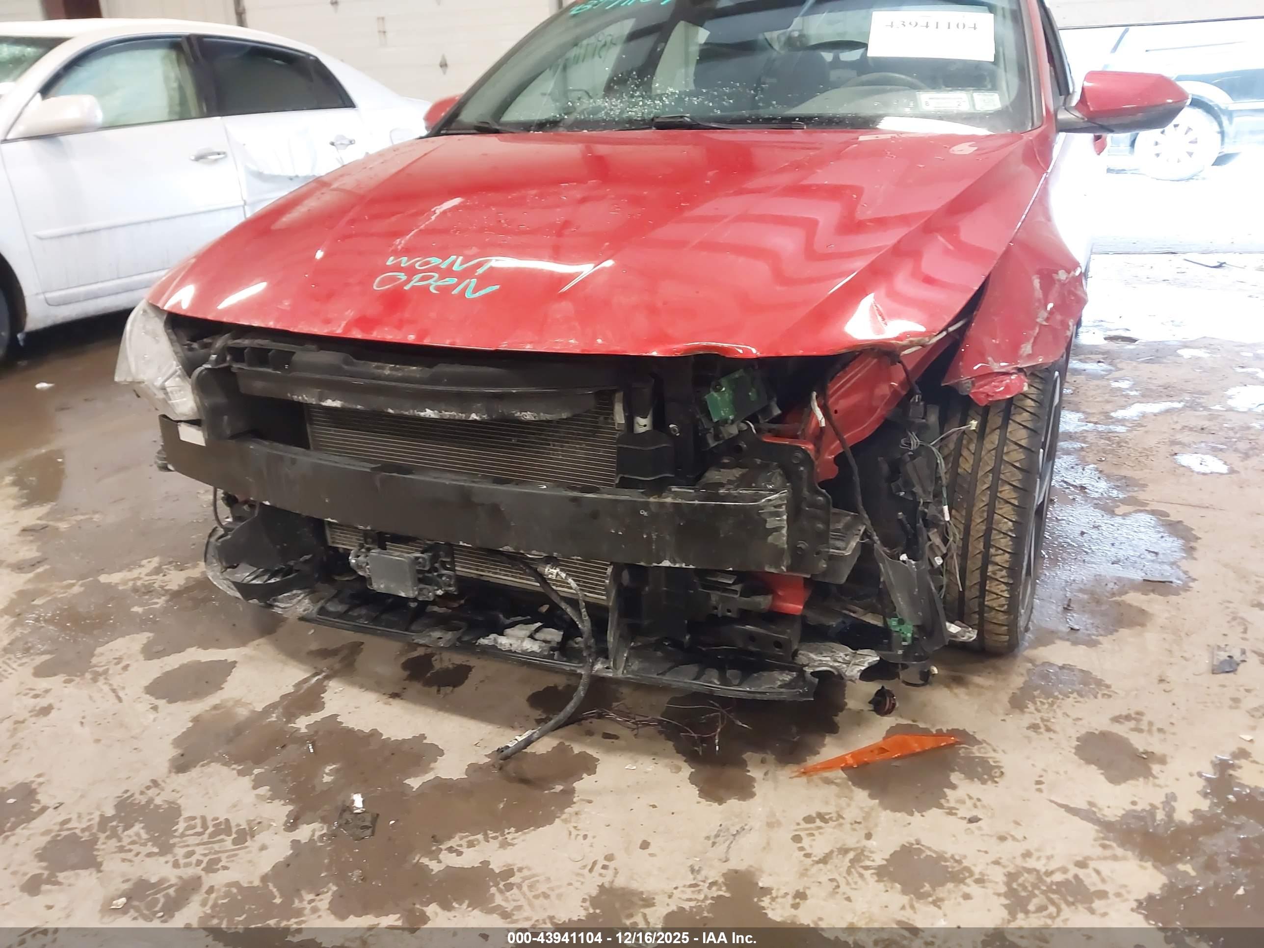 HYUNDAI ELANTRA image 6
