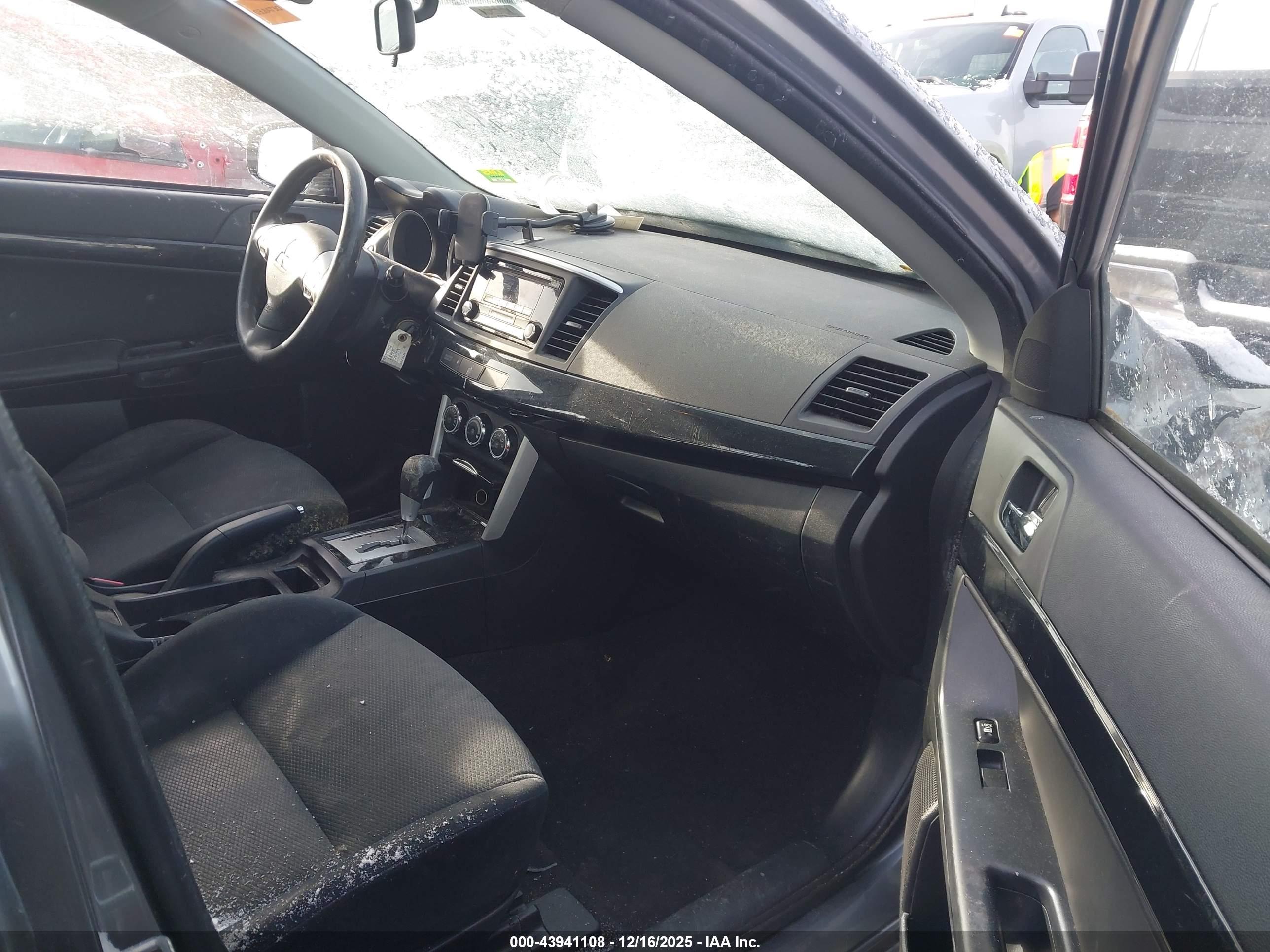 MITSUBISHI LANCER image 5