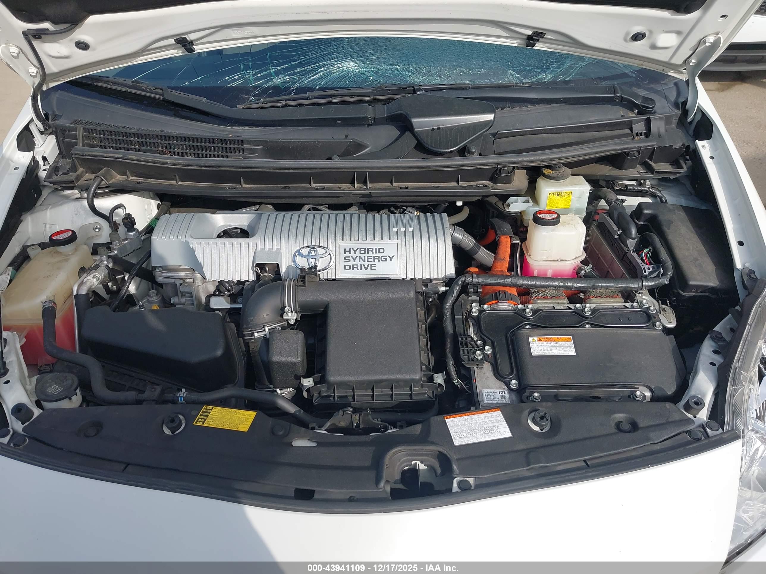 TOYOTA PRIUS image 10