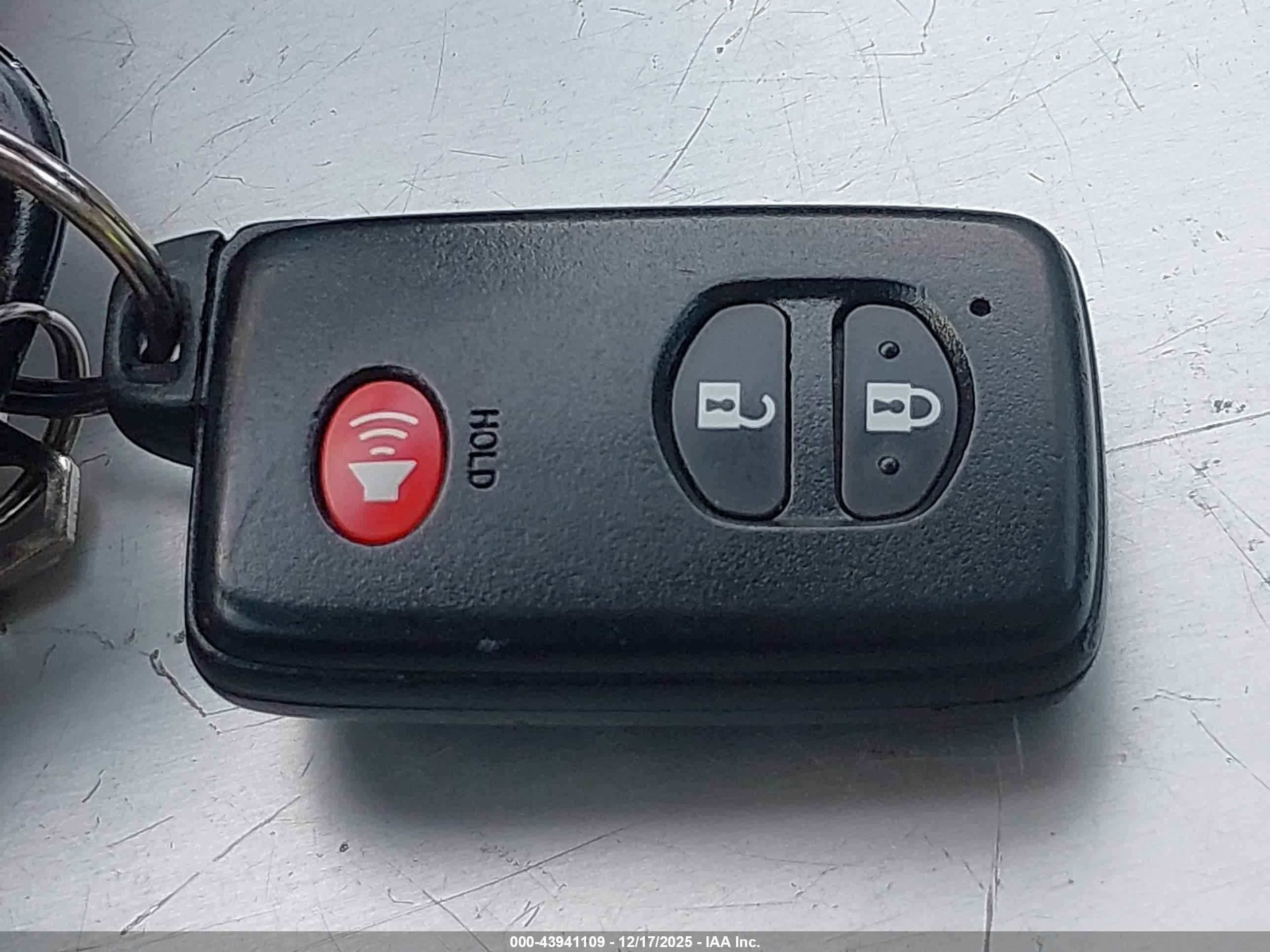 TOYOTA PRIUS image 11