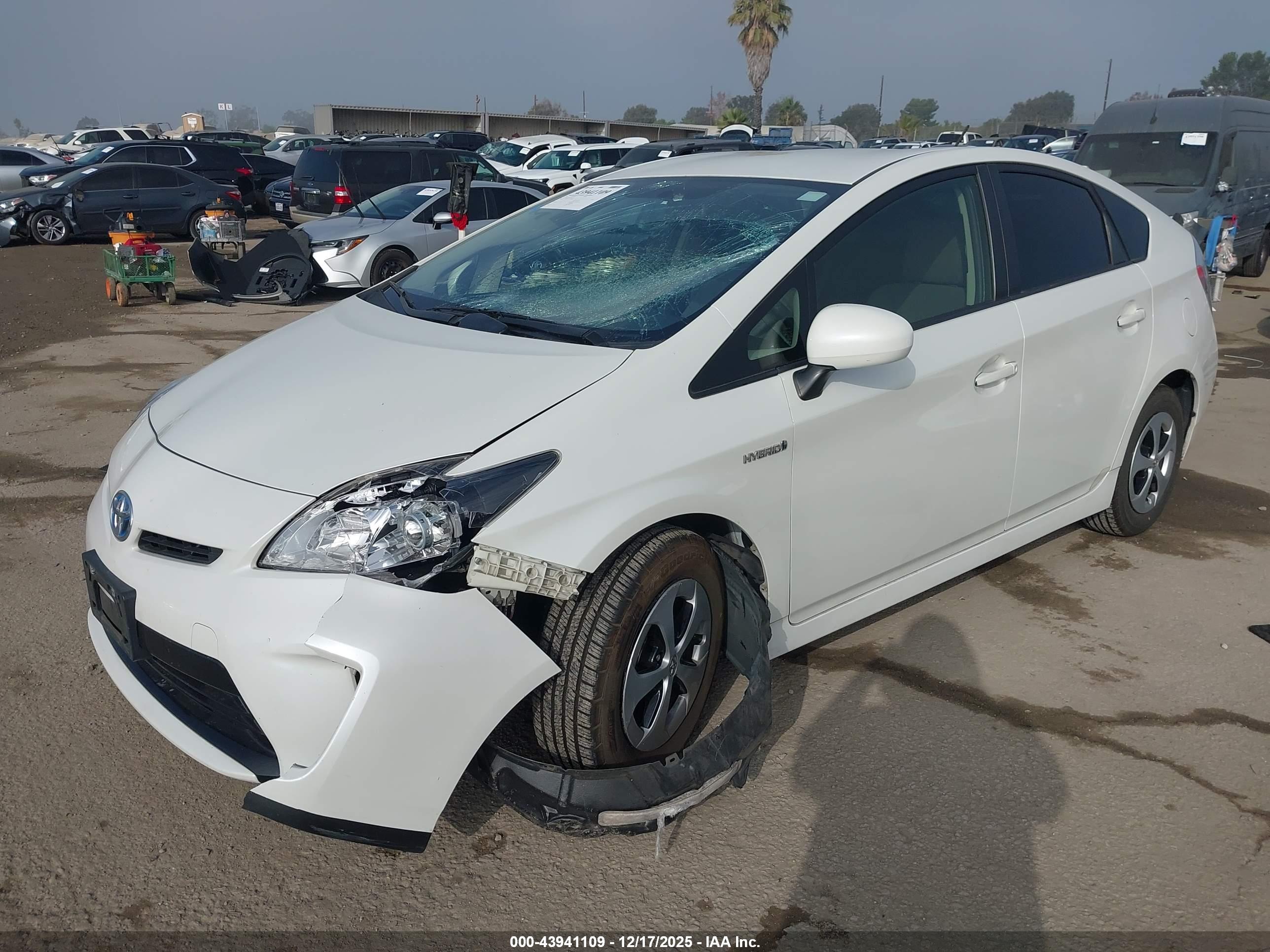 TOYOTA PRIUS image 2