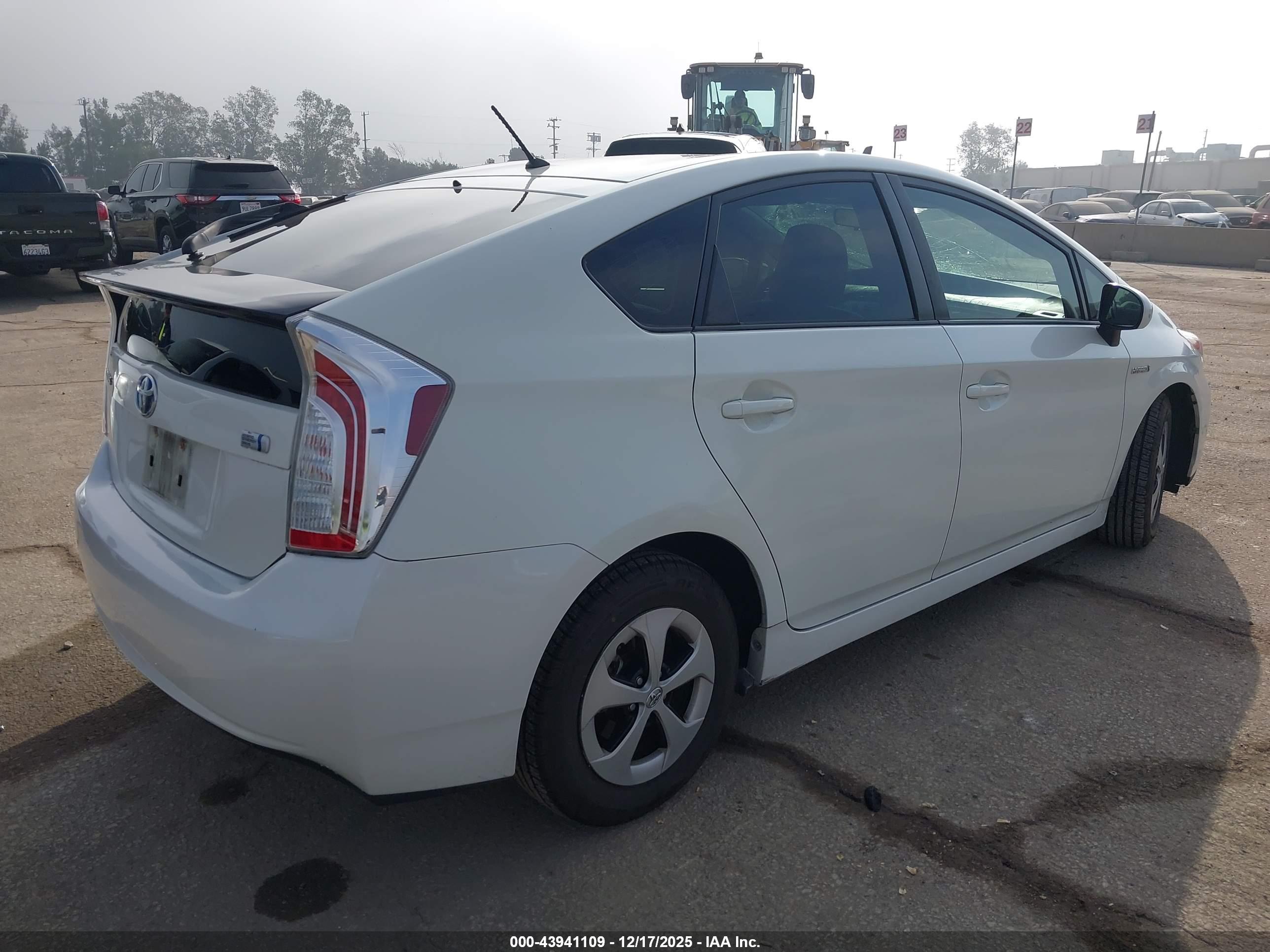 TOYOTA PRIUS image 4