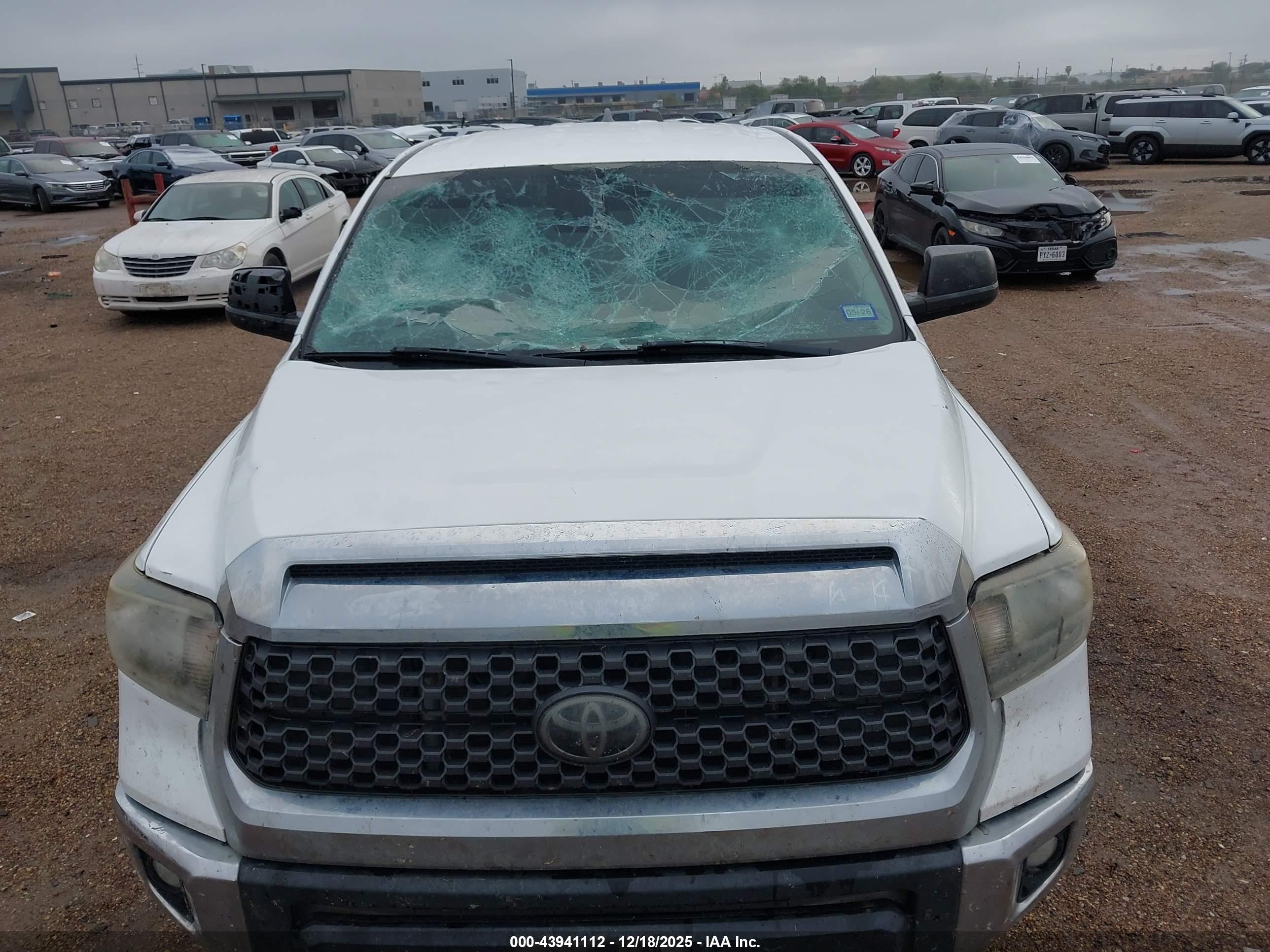 TOYOTA TUNDRA image 6
