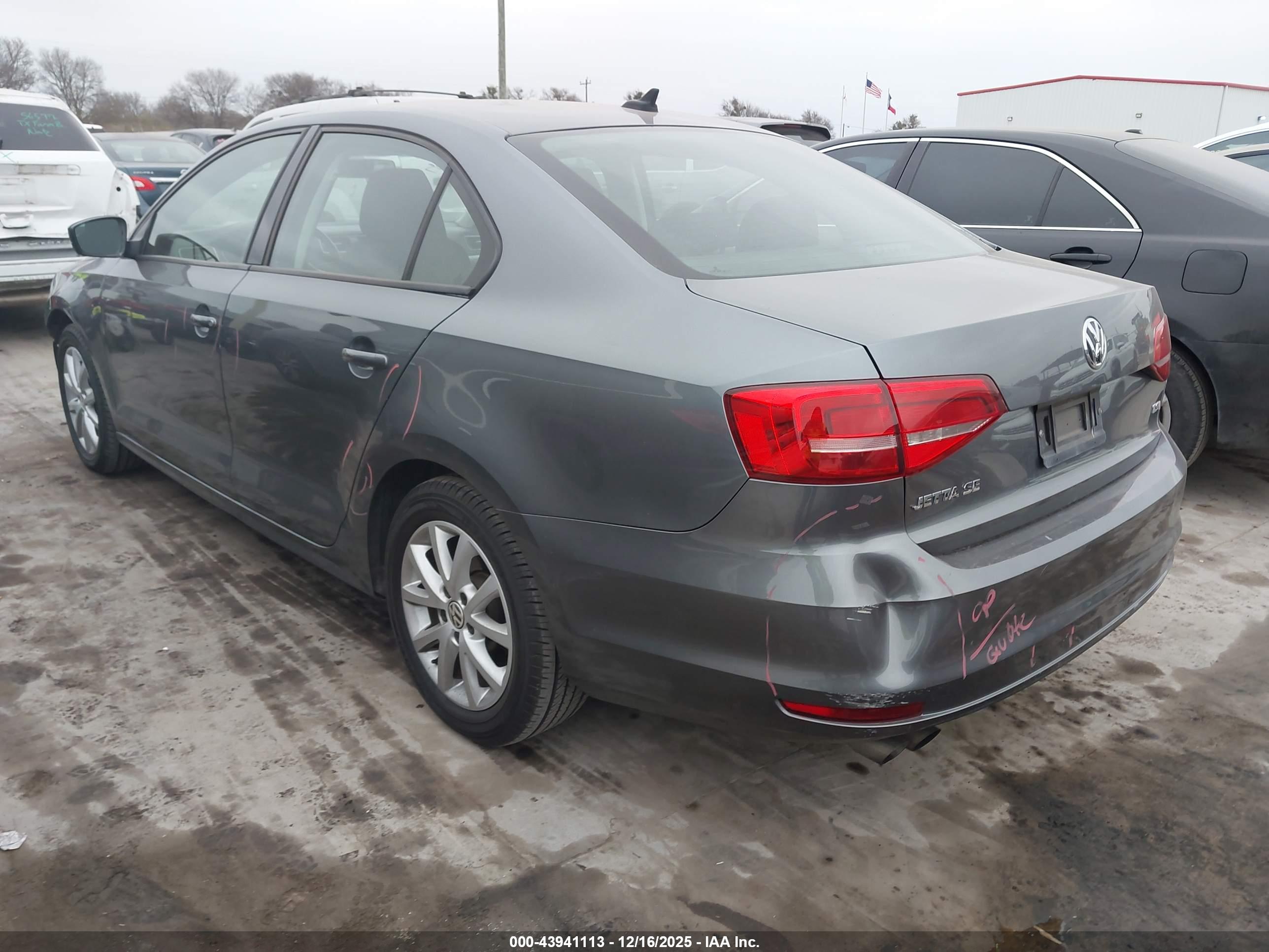 VOLKSWAGEN JETTA image 3
