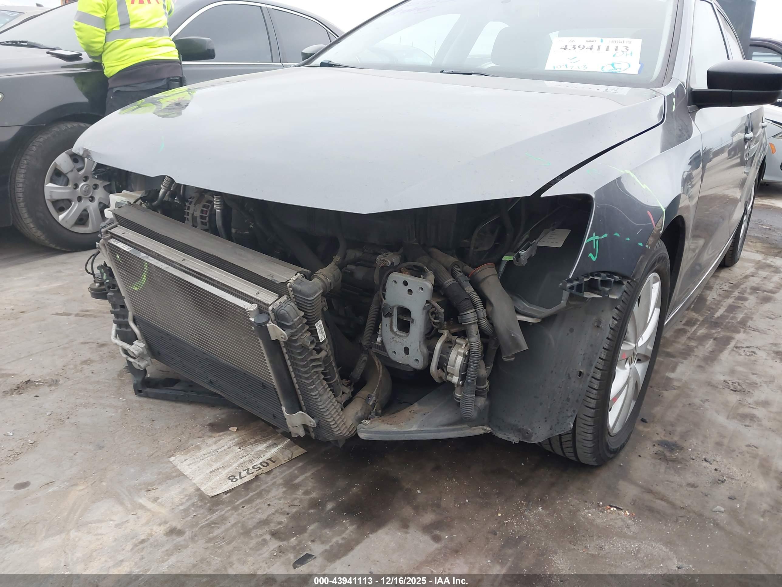 VOLKSWAGEN JETTA image 6