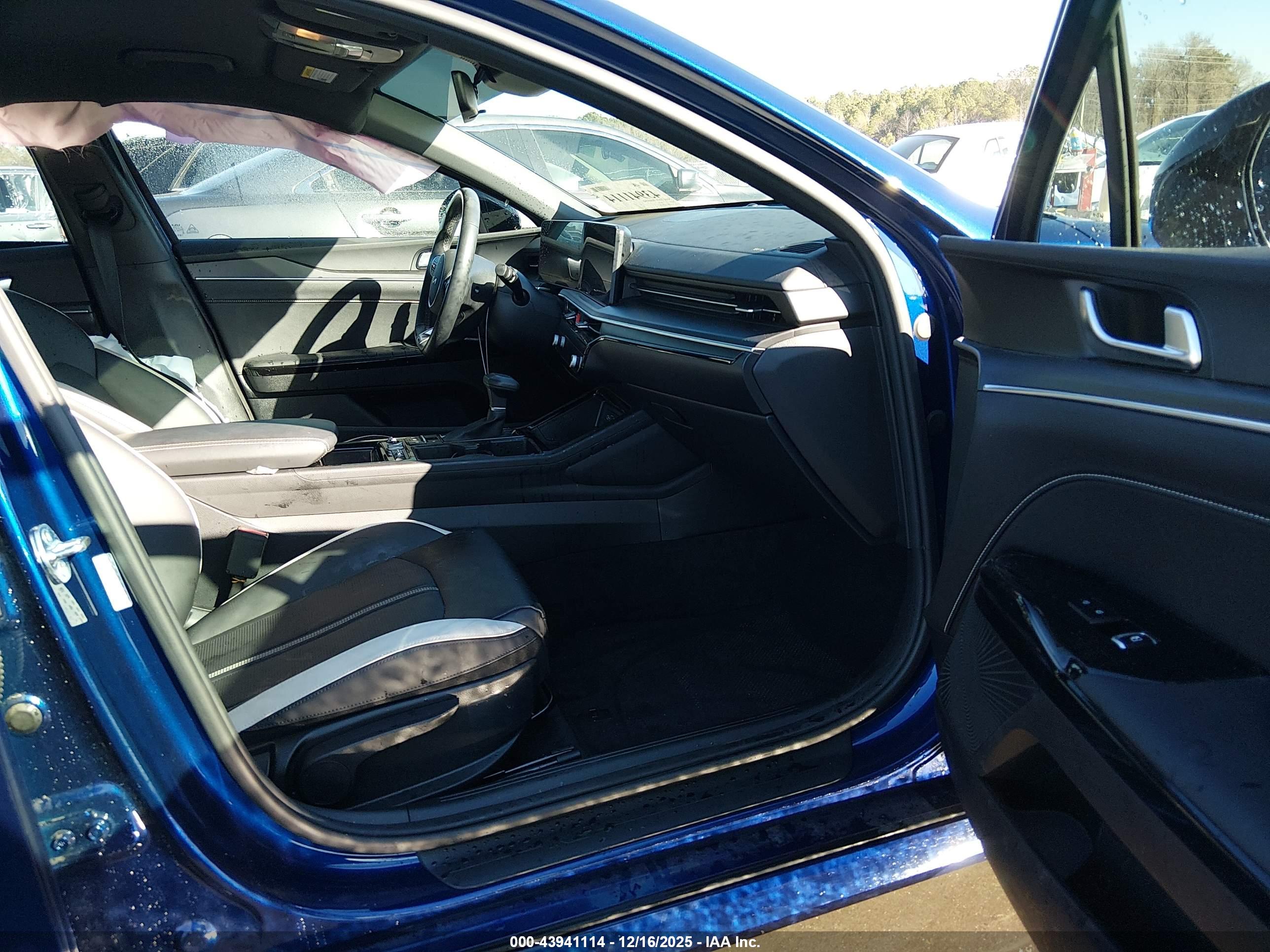 KIA K5 image 5