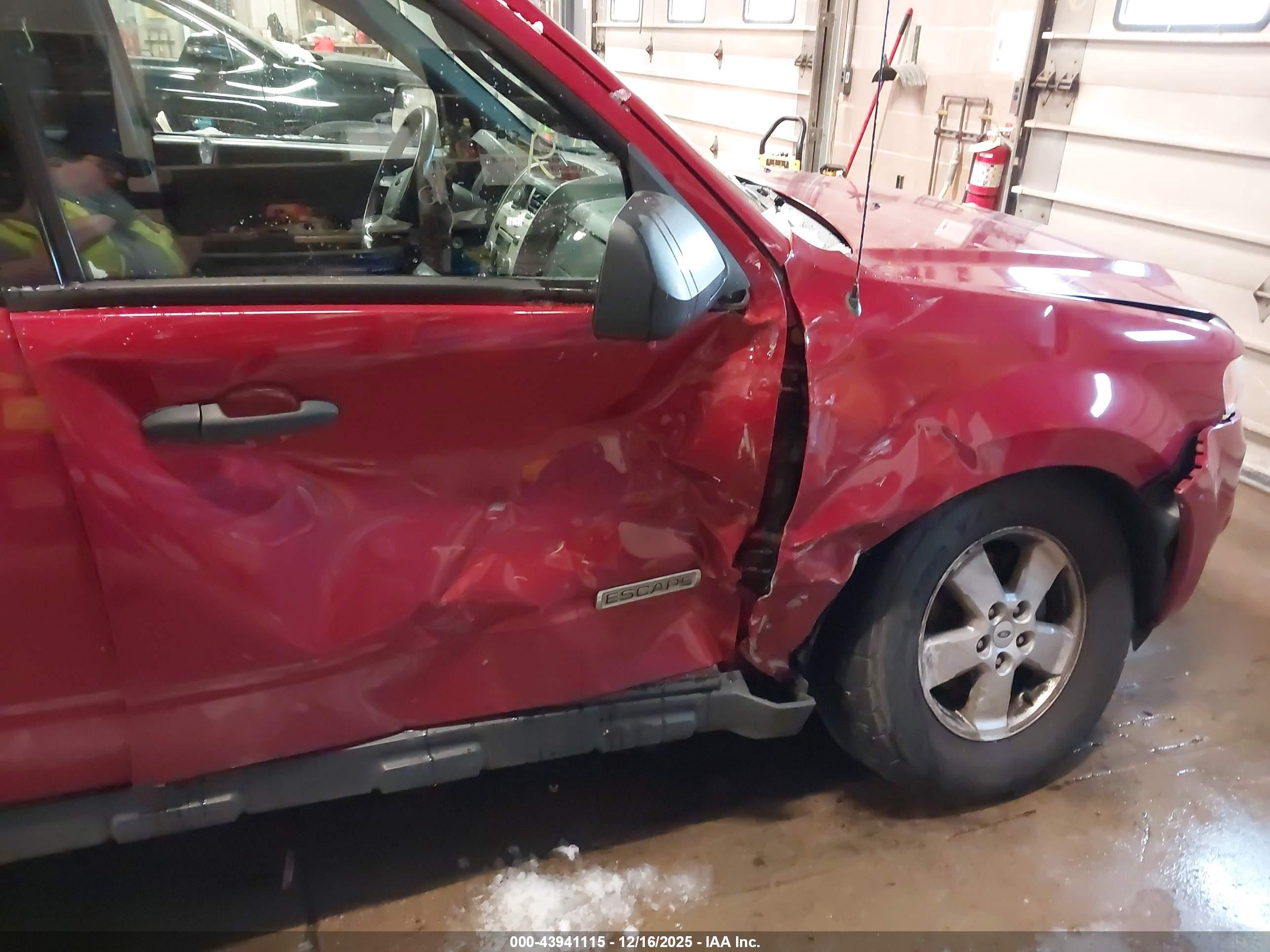 FORD ESCAPE image 6
