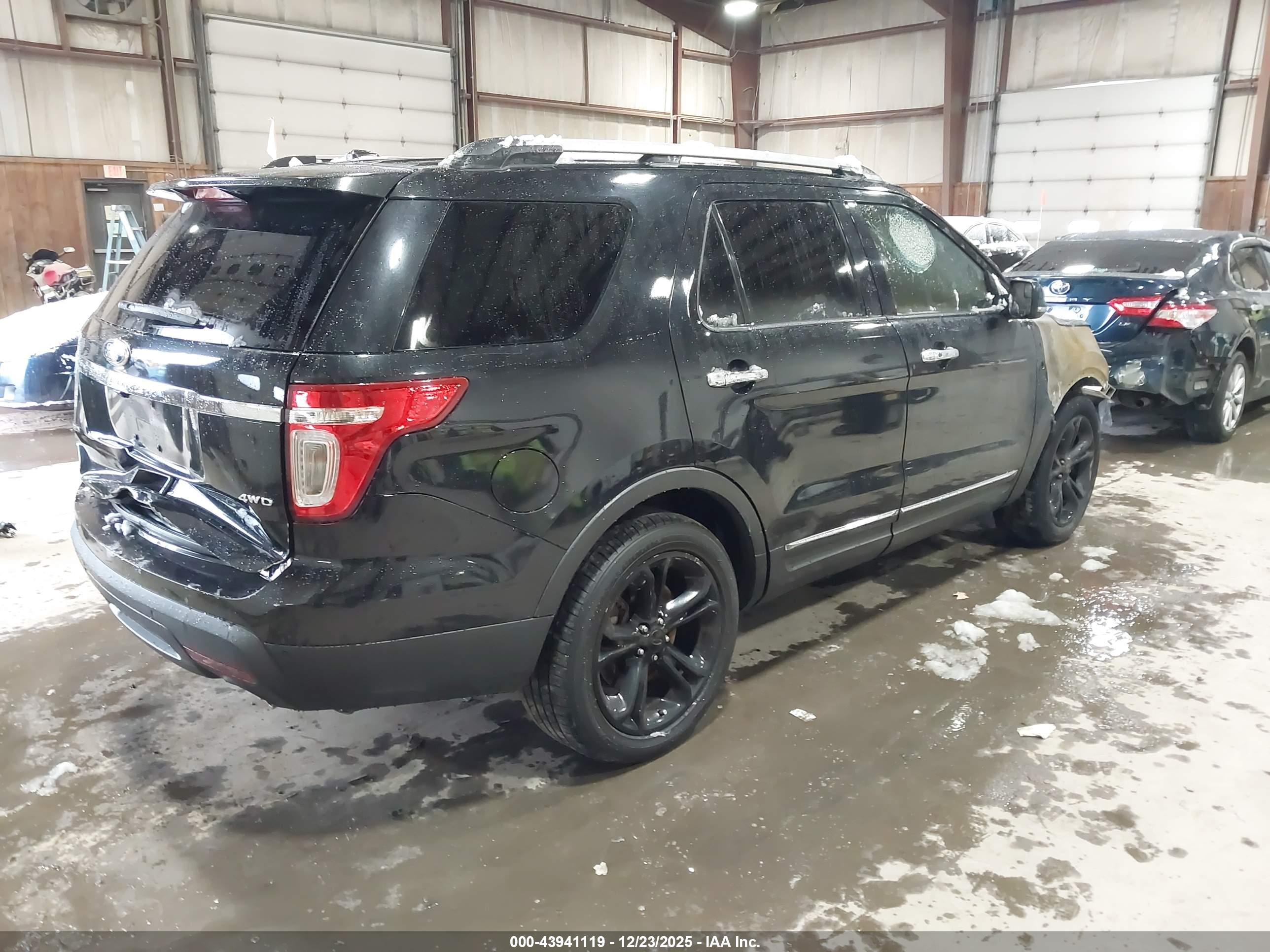 FORD EXPLORER image 4