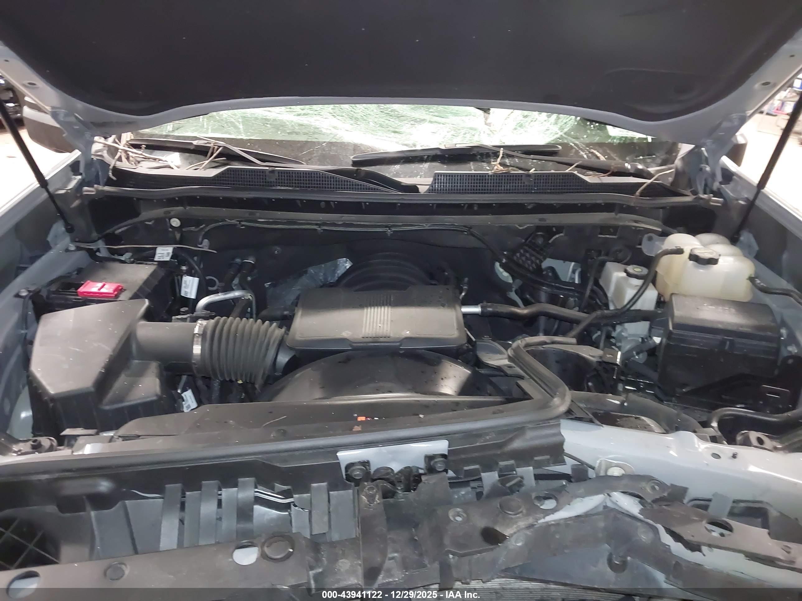 CHEVROLET SILVERADO image 10