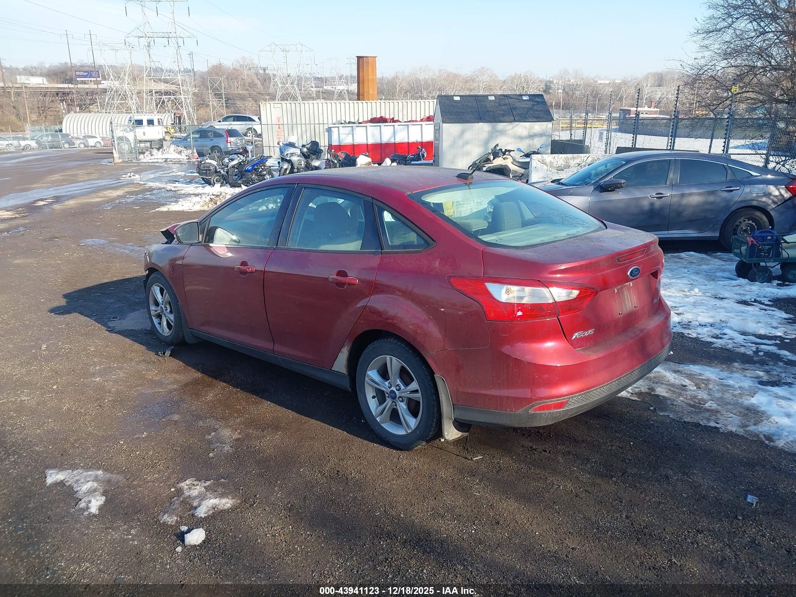 FORD FOCUS image 3