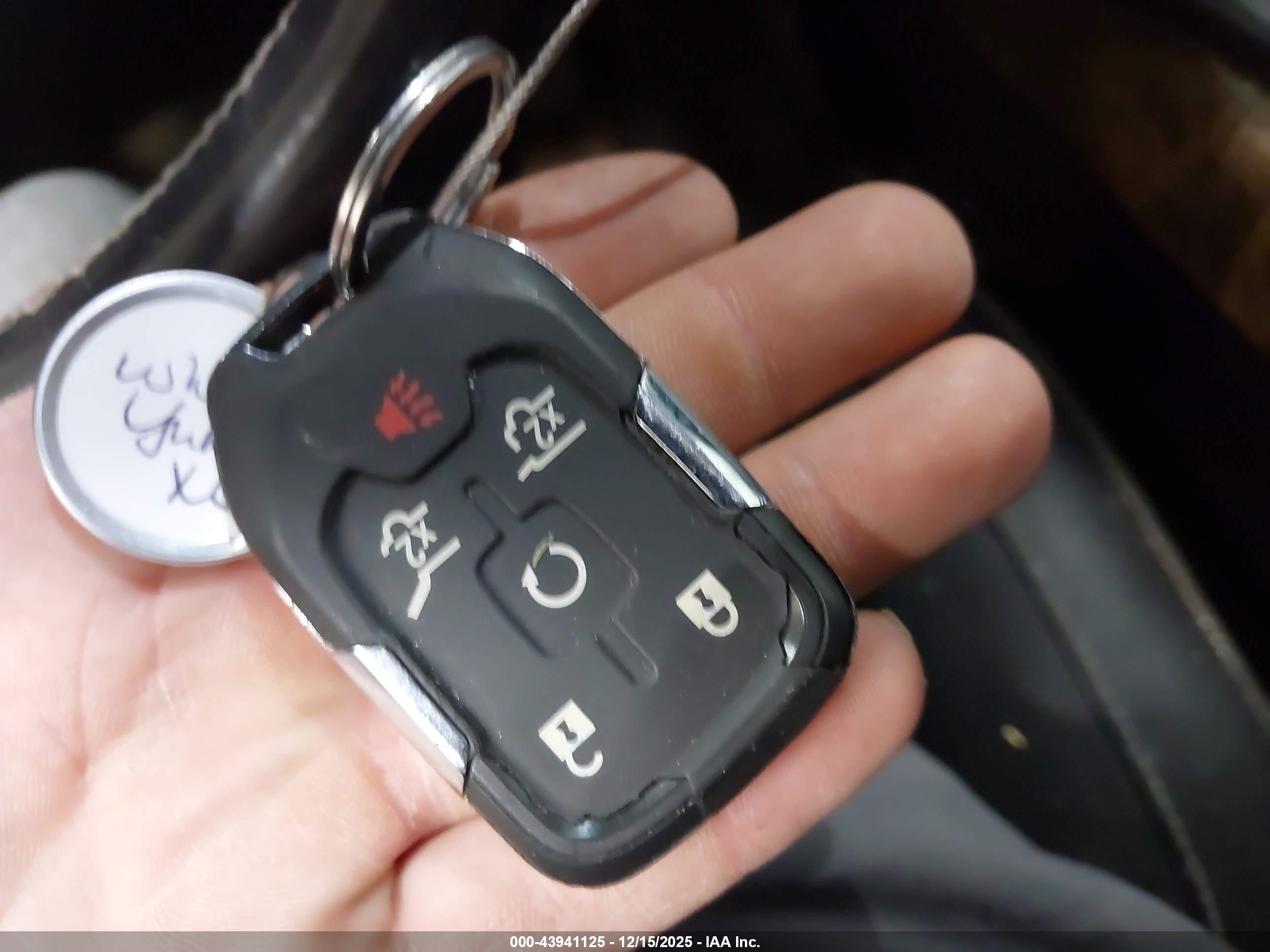 GMC YUKON image 11