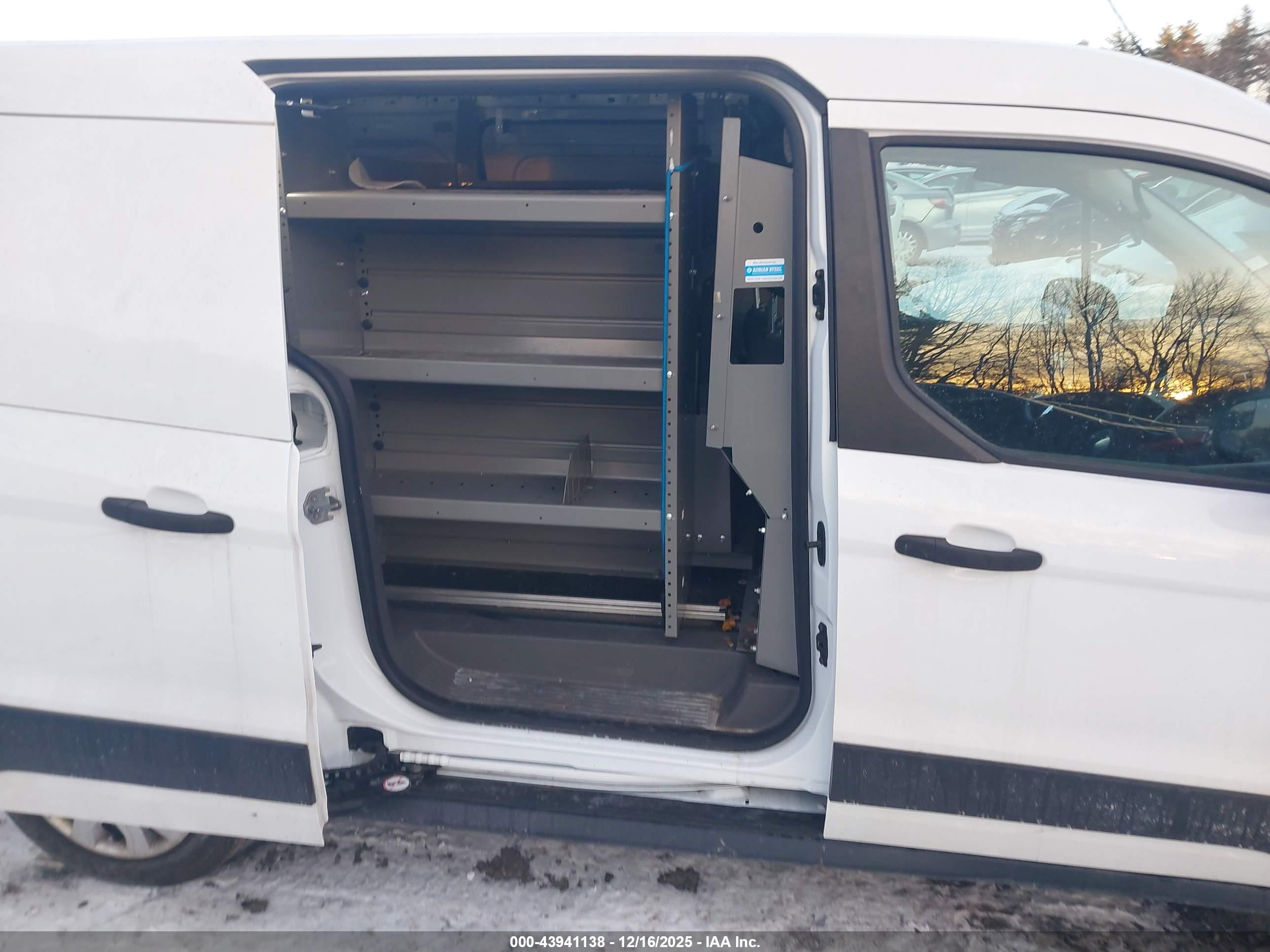 FORD TRANSIT image 8