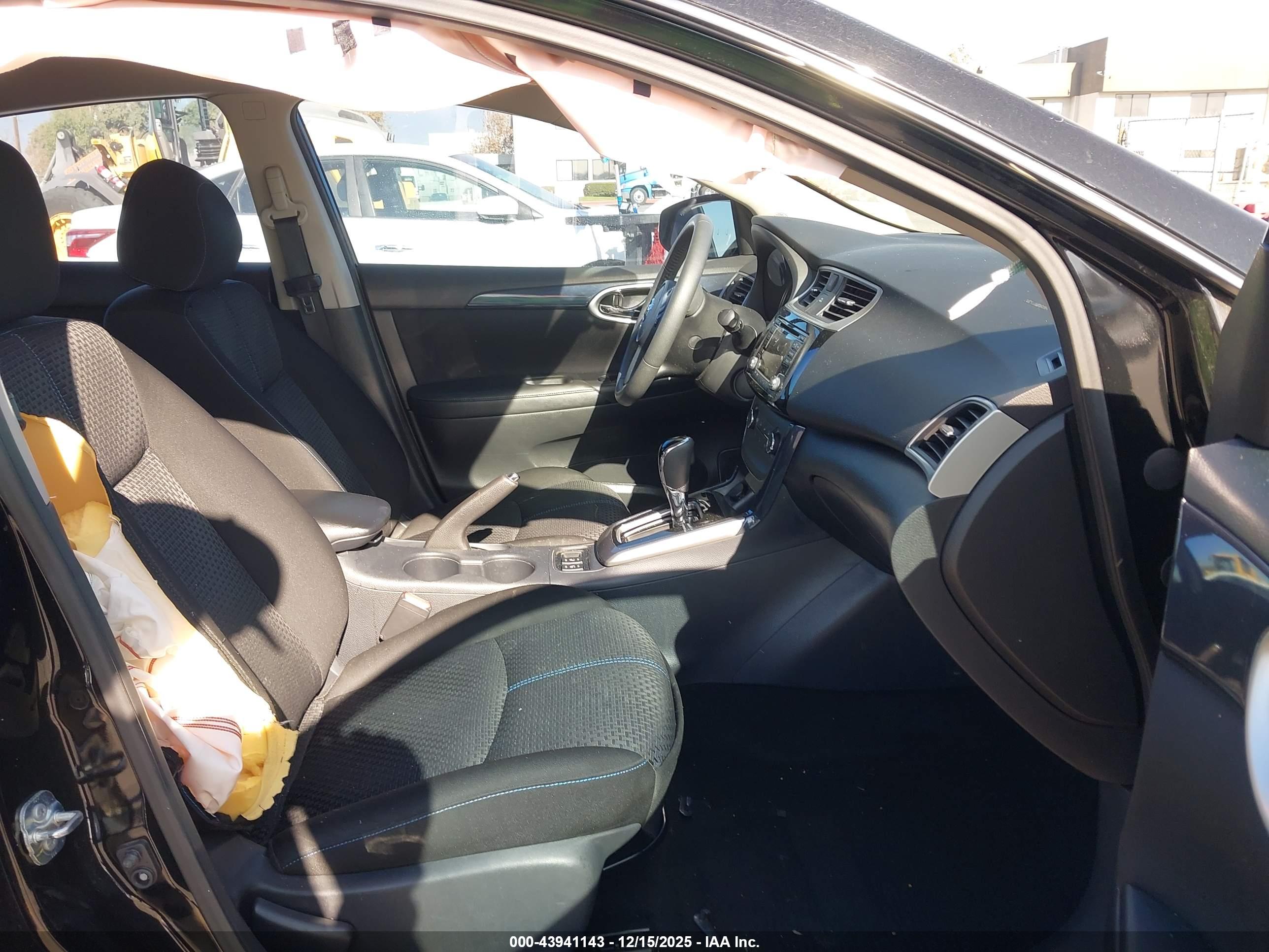 NISSAN SENTRA image 5