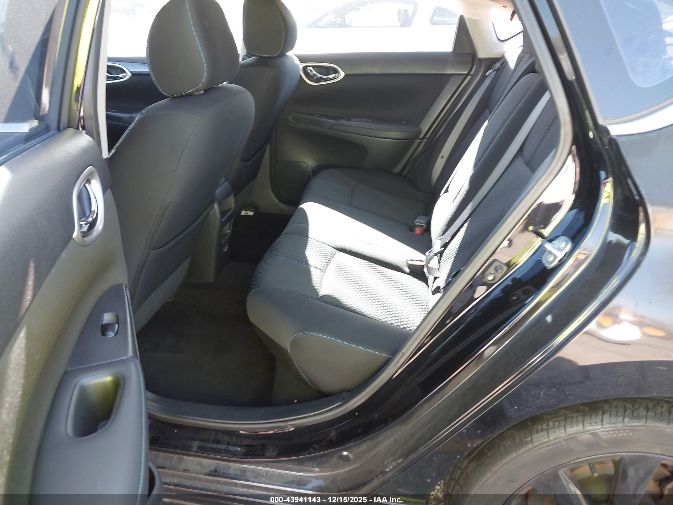 NISSAN SENTRA image 8