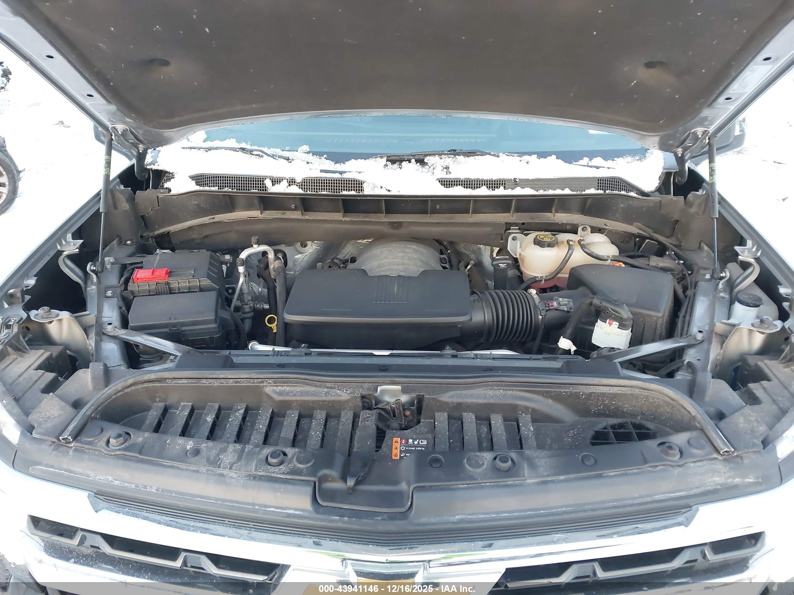 CHEVROLET SILVERADO image 10