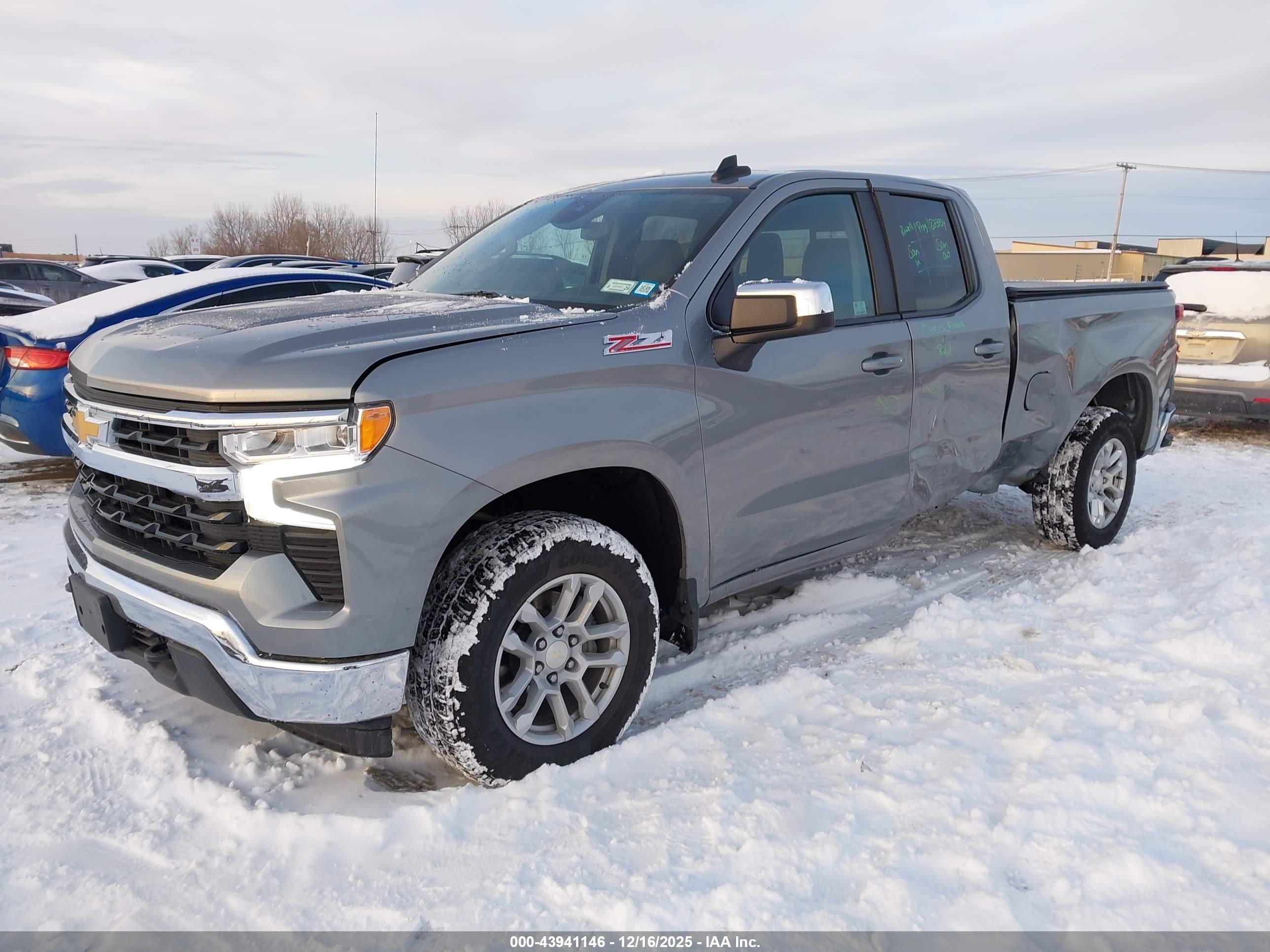 CHEVROLET SILVERADO image 2