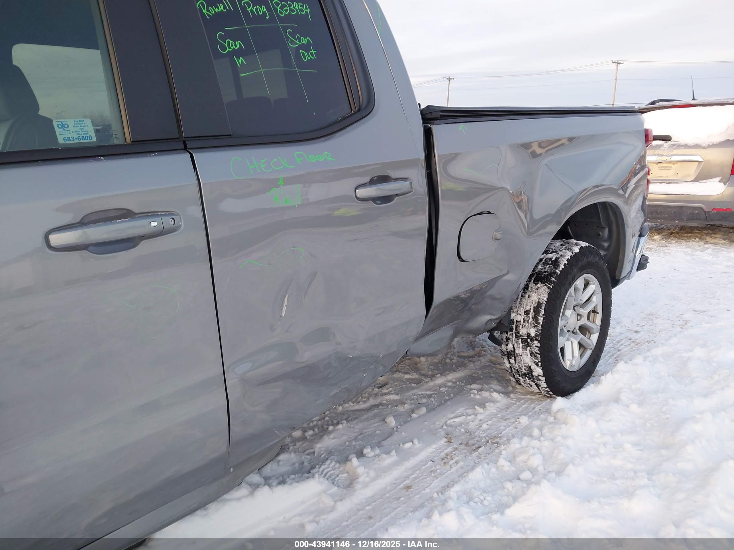 CHEVROLET SILVERADO image 6
