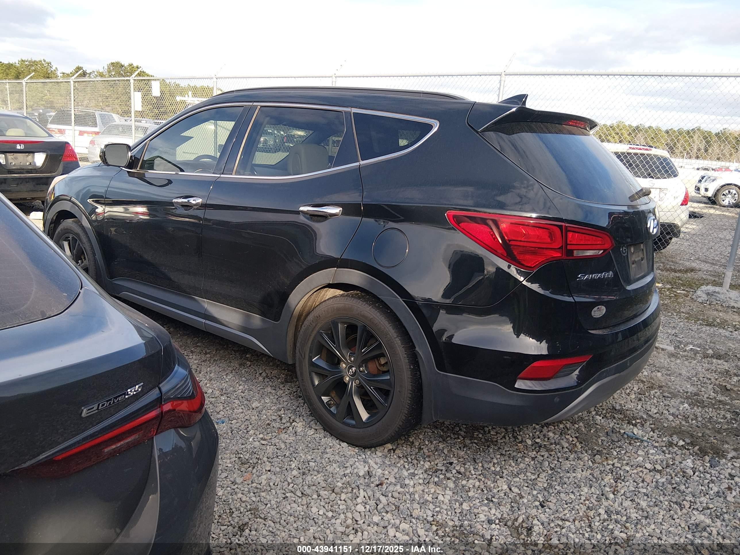 HYUNDAI SANTA image 3