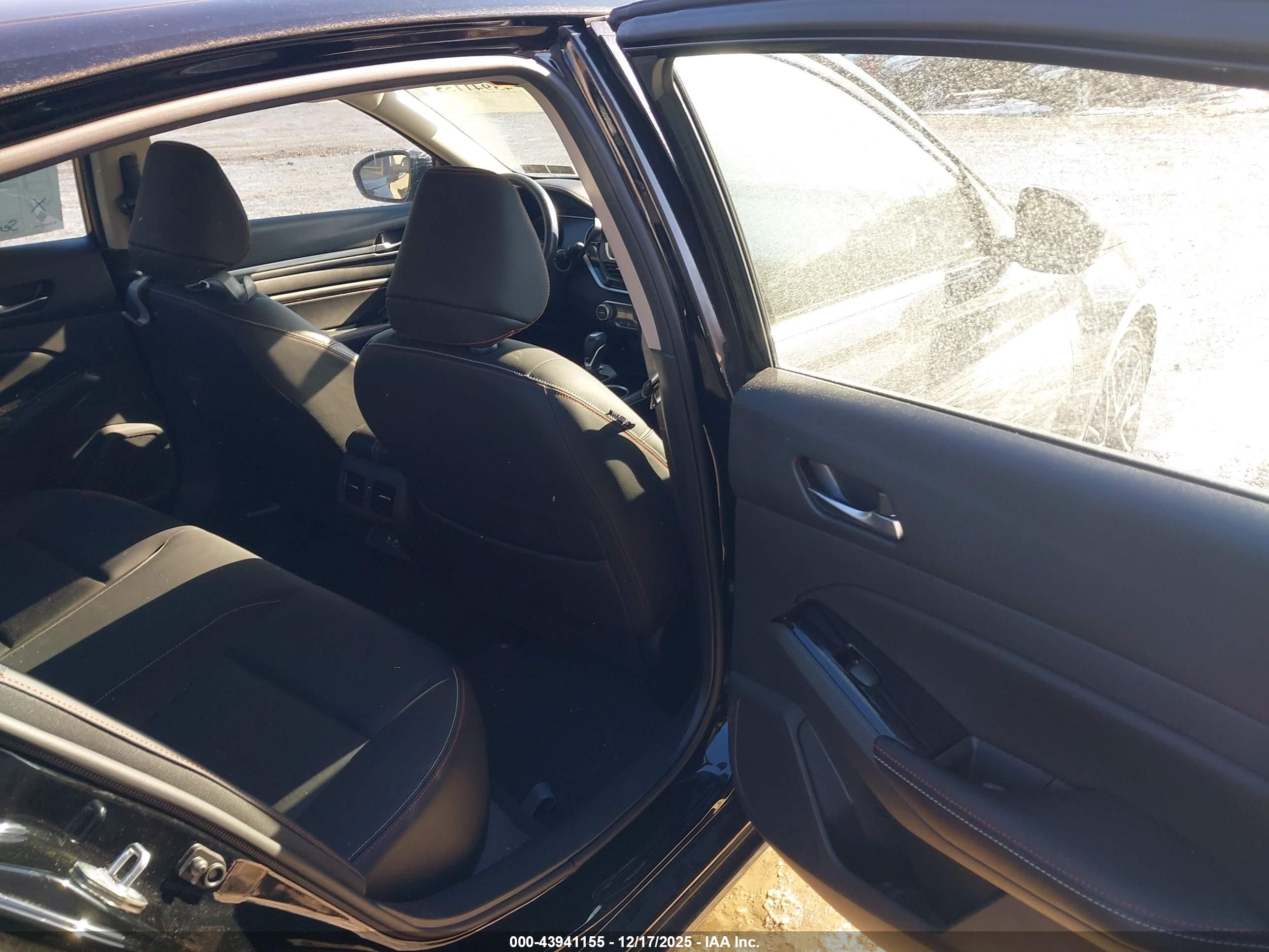 NISSAN ALTIMA image 8