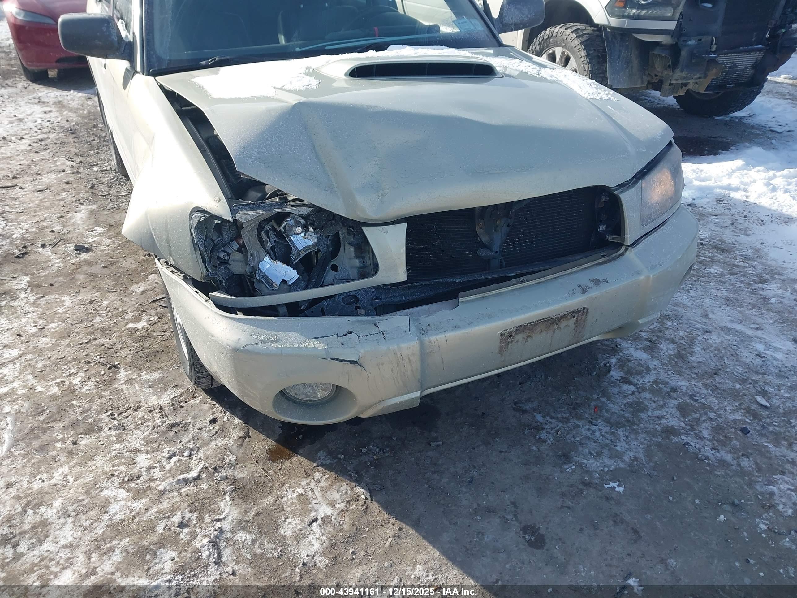 SUBARU FORESTER image 6