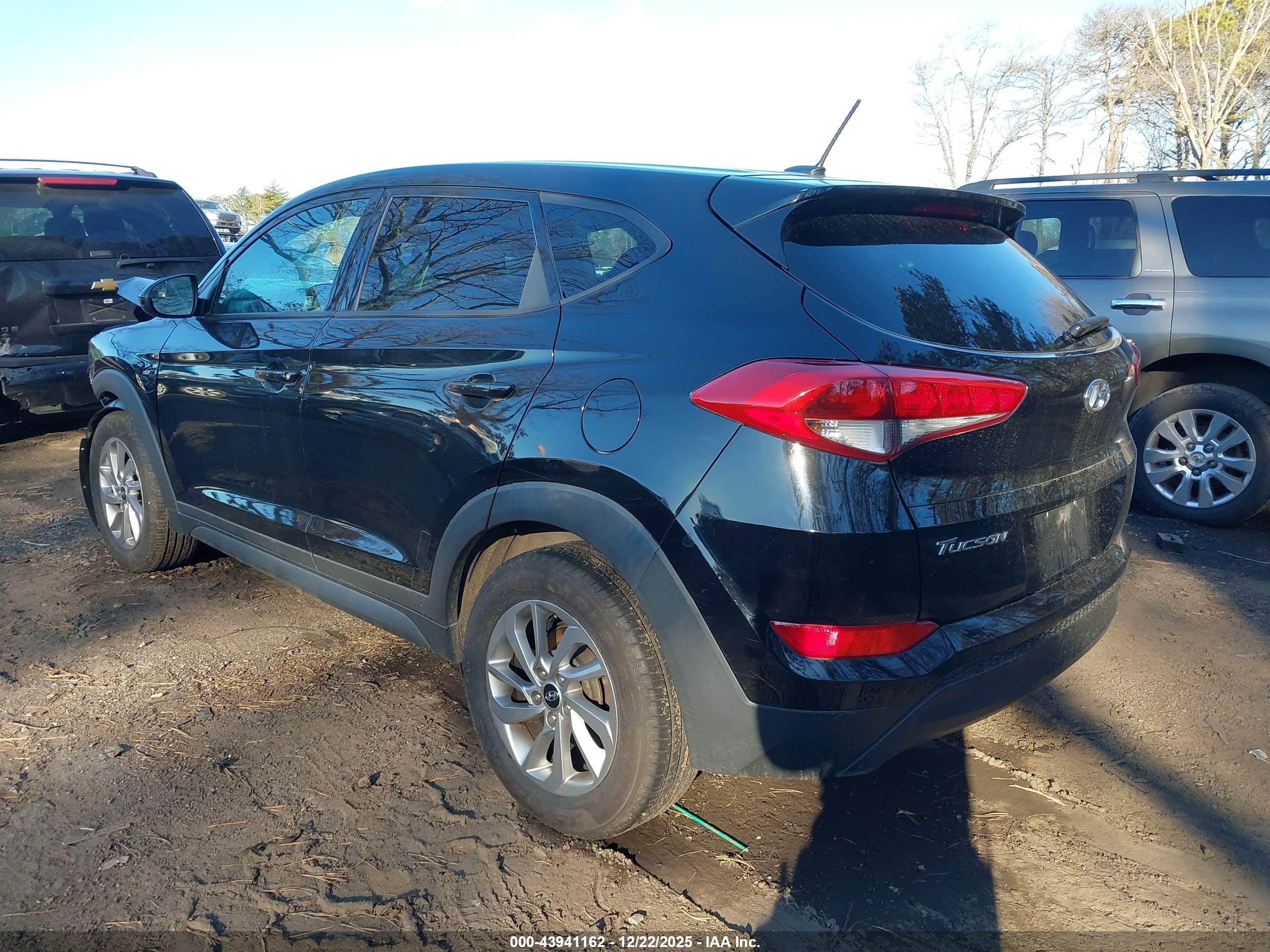 HYUNDAI TUCSON image 3