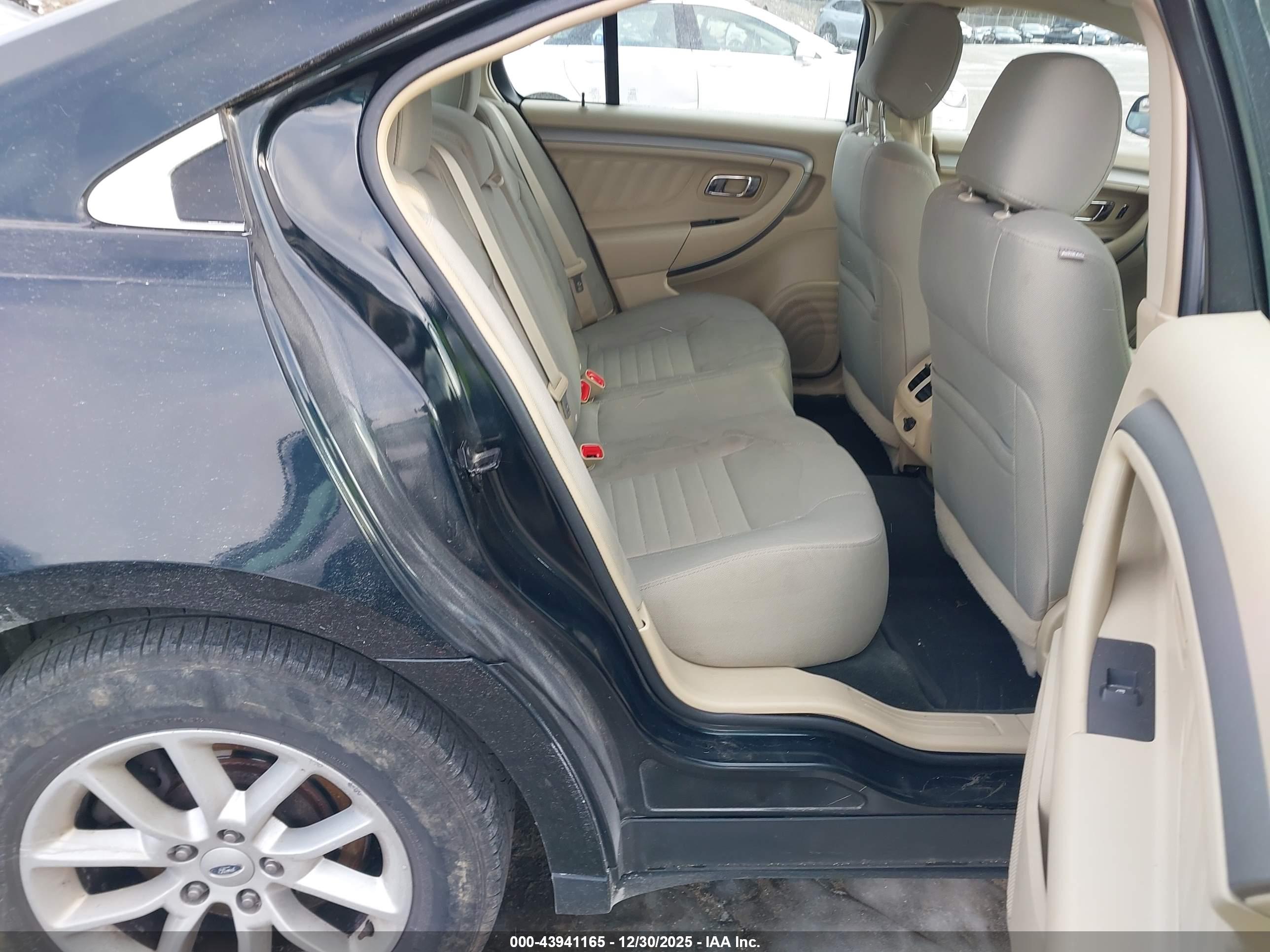 FORD TAURUS image 8