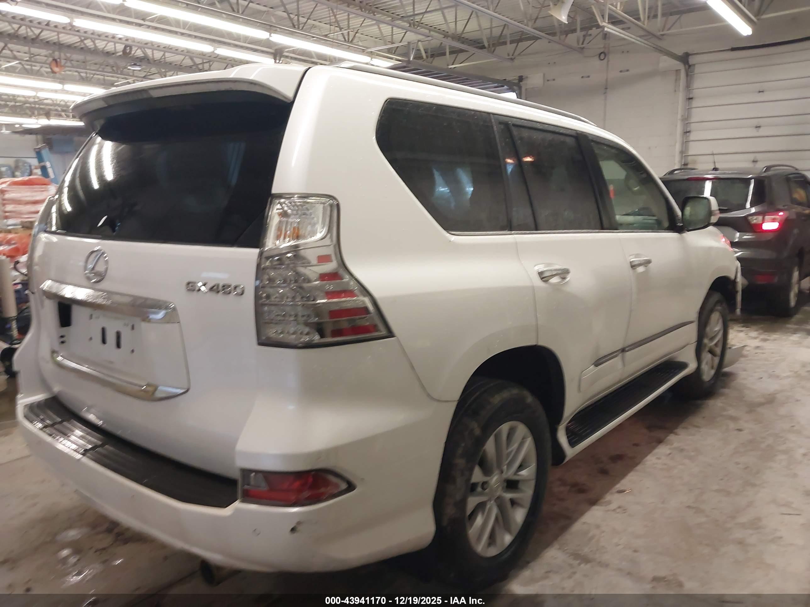 LEXUS GX image 4
