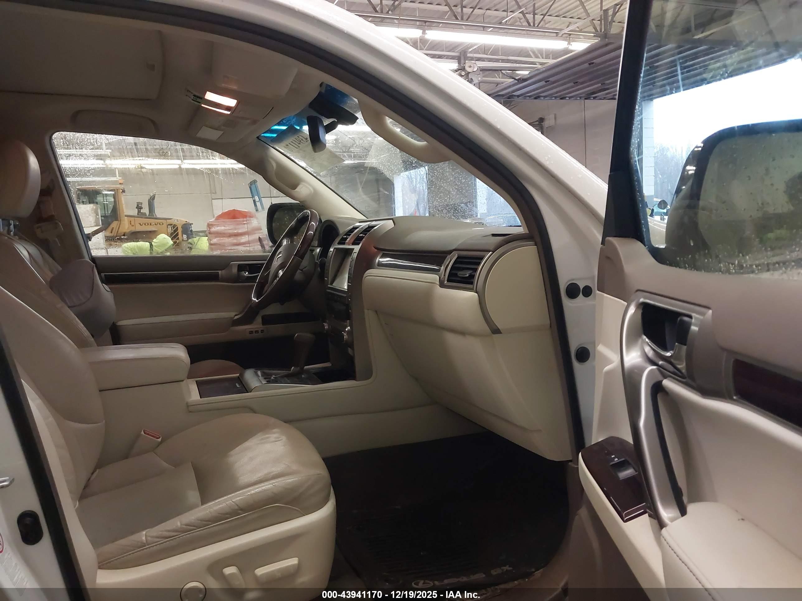 LEXUS GX image 5