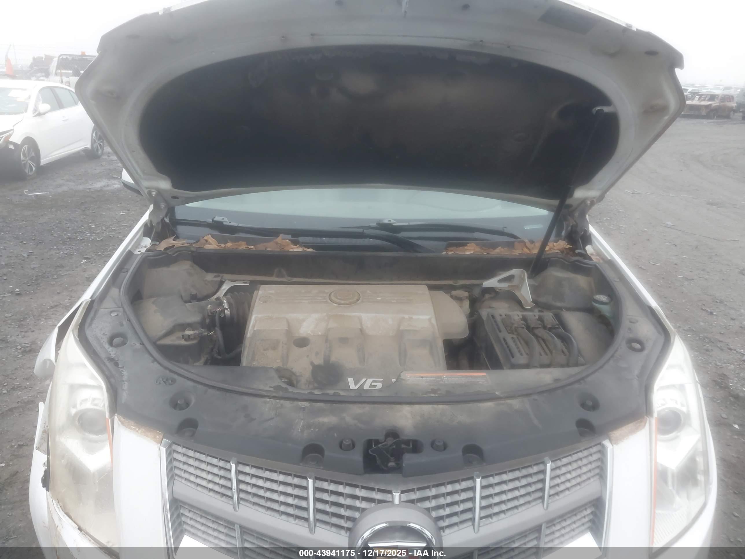 CADILLAC SRX image 10