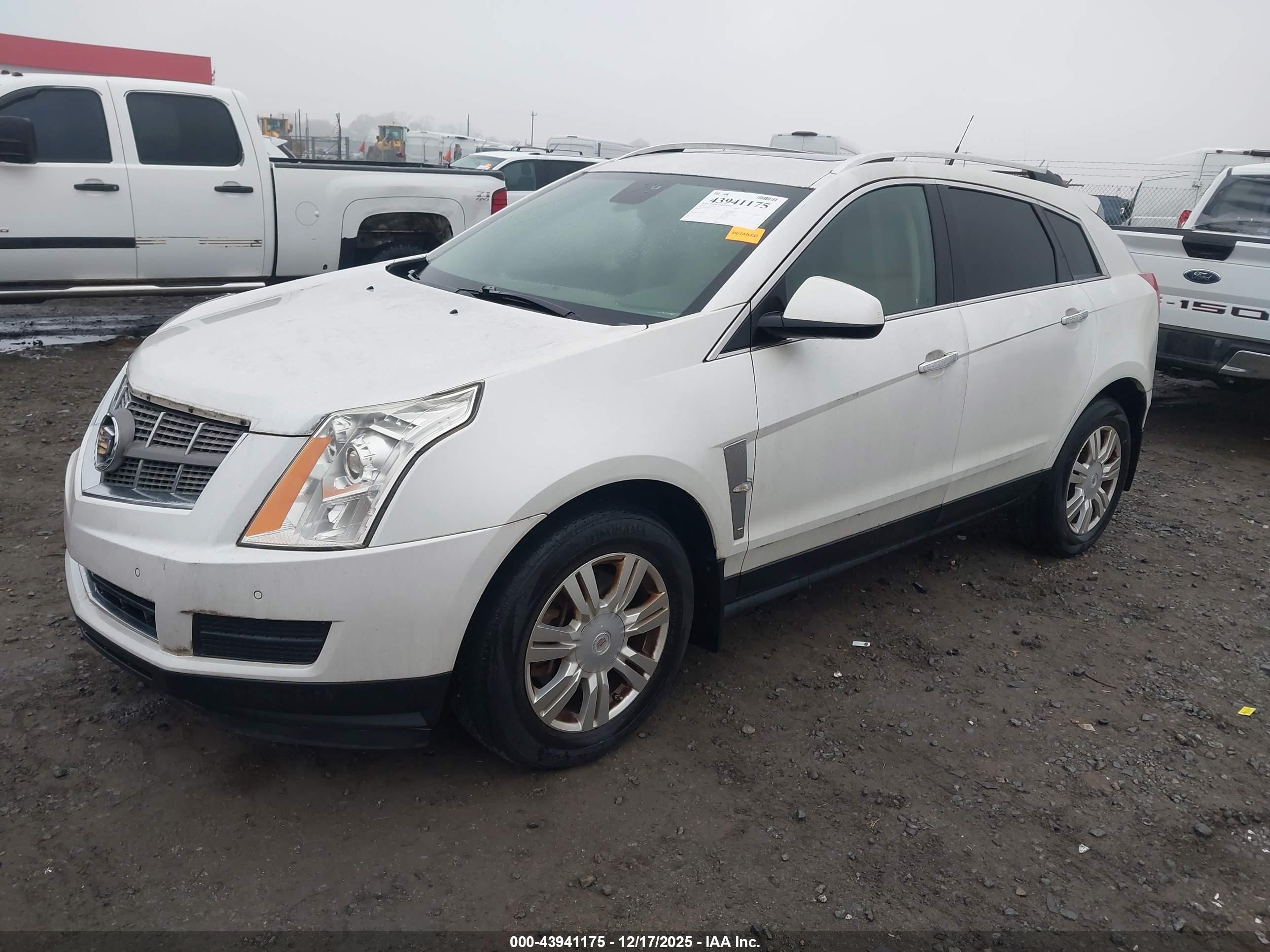CADILLAC SRX image 2